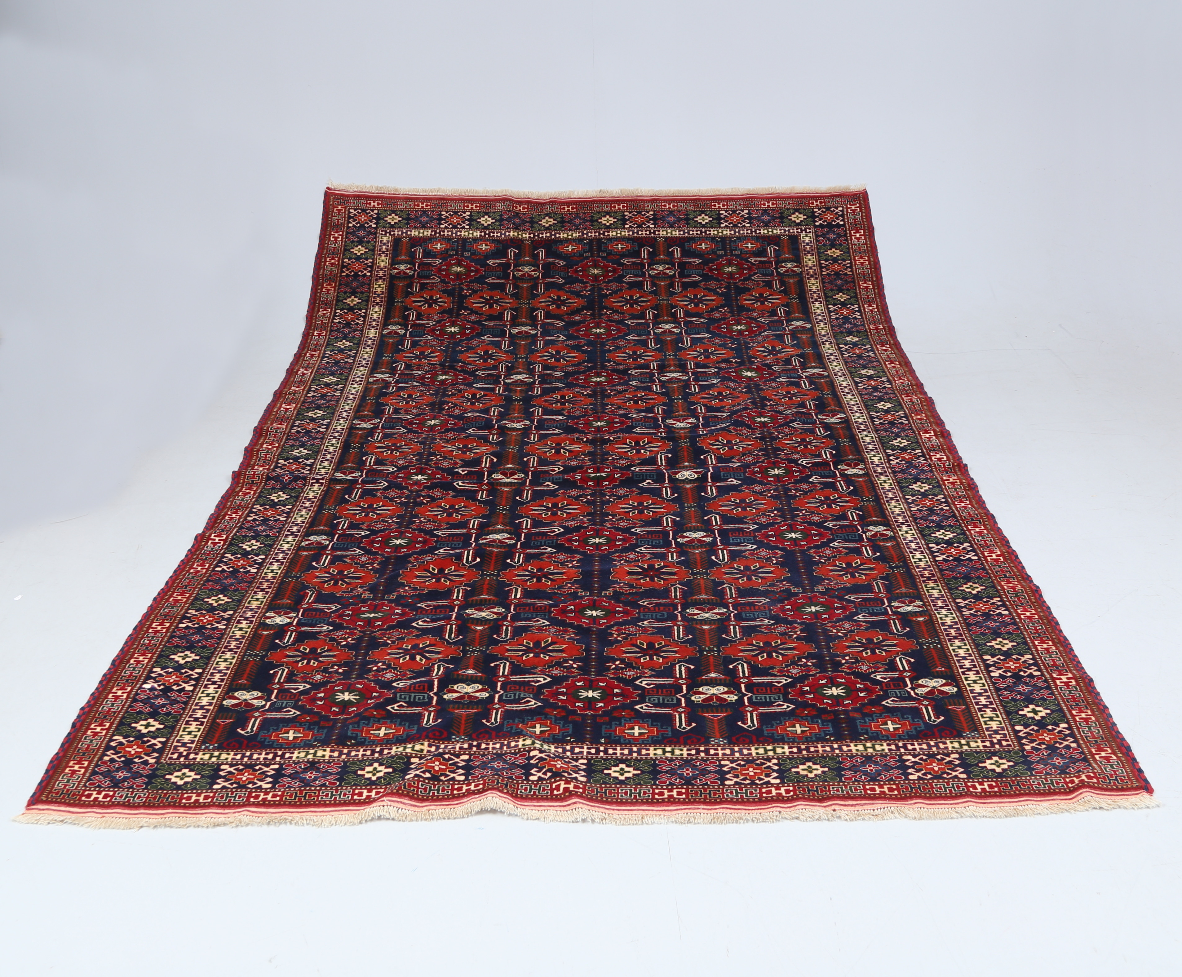 MATTA, orientalisk, handknuten, semiantik, ca 208x290 cm.
