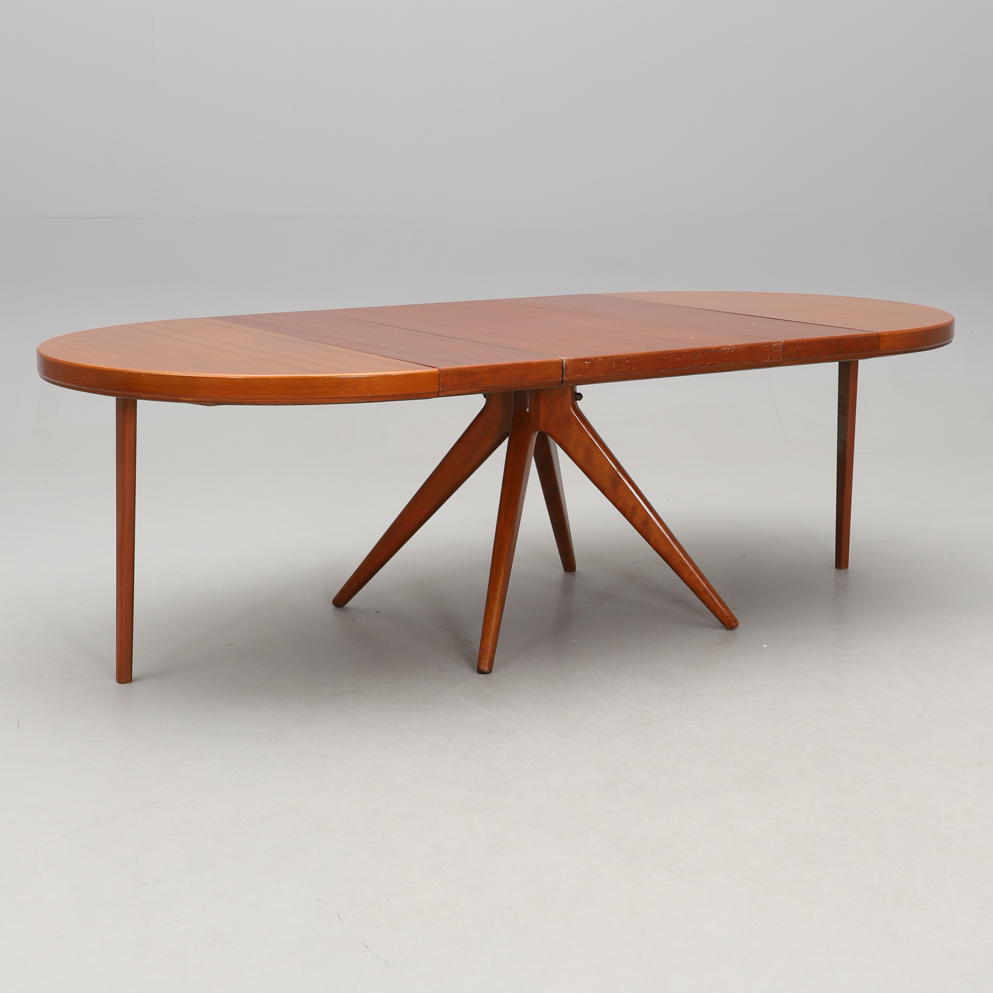DAVID ROSÉN. Matbord, modell 570-025, Futura-serien, Nordiska Kompaniet, 1950-tal.