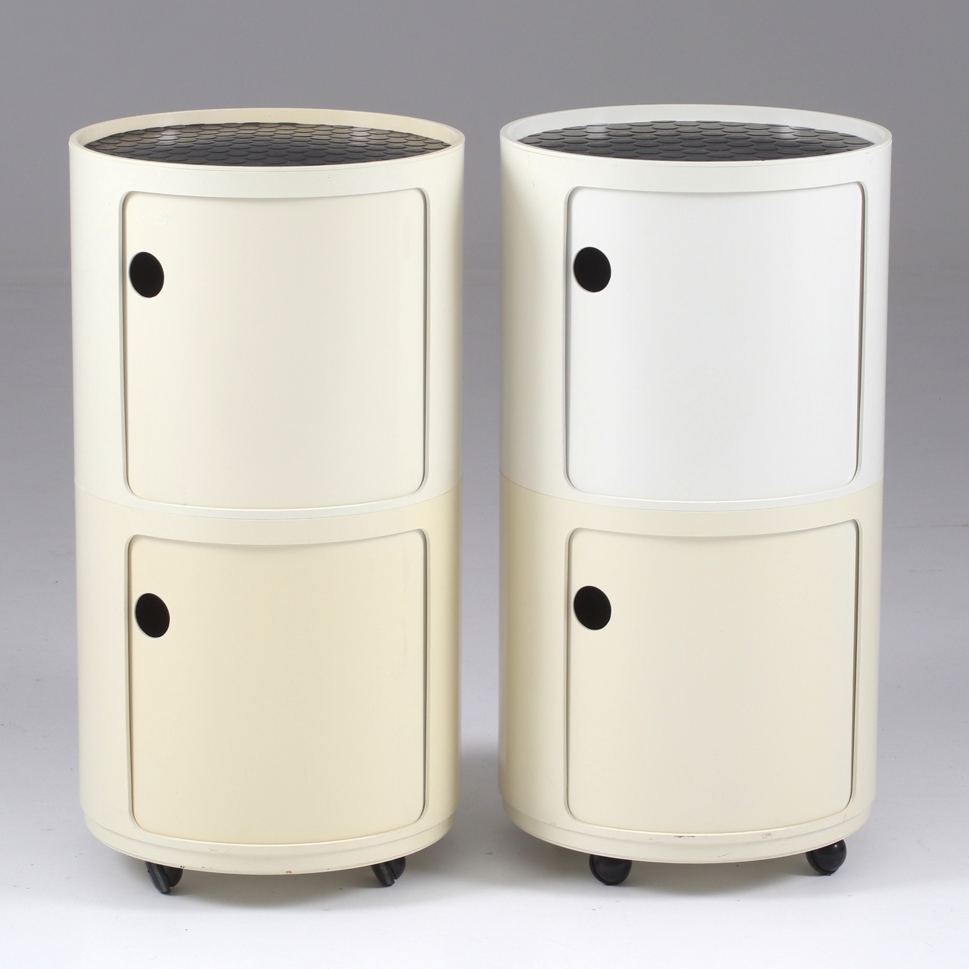 ANNA CASTELLI. Sidobord/sängbord ett par, "Componibili", Kartell, Italien, 2000-tal.