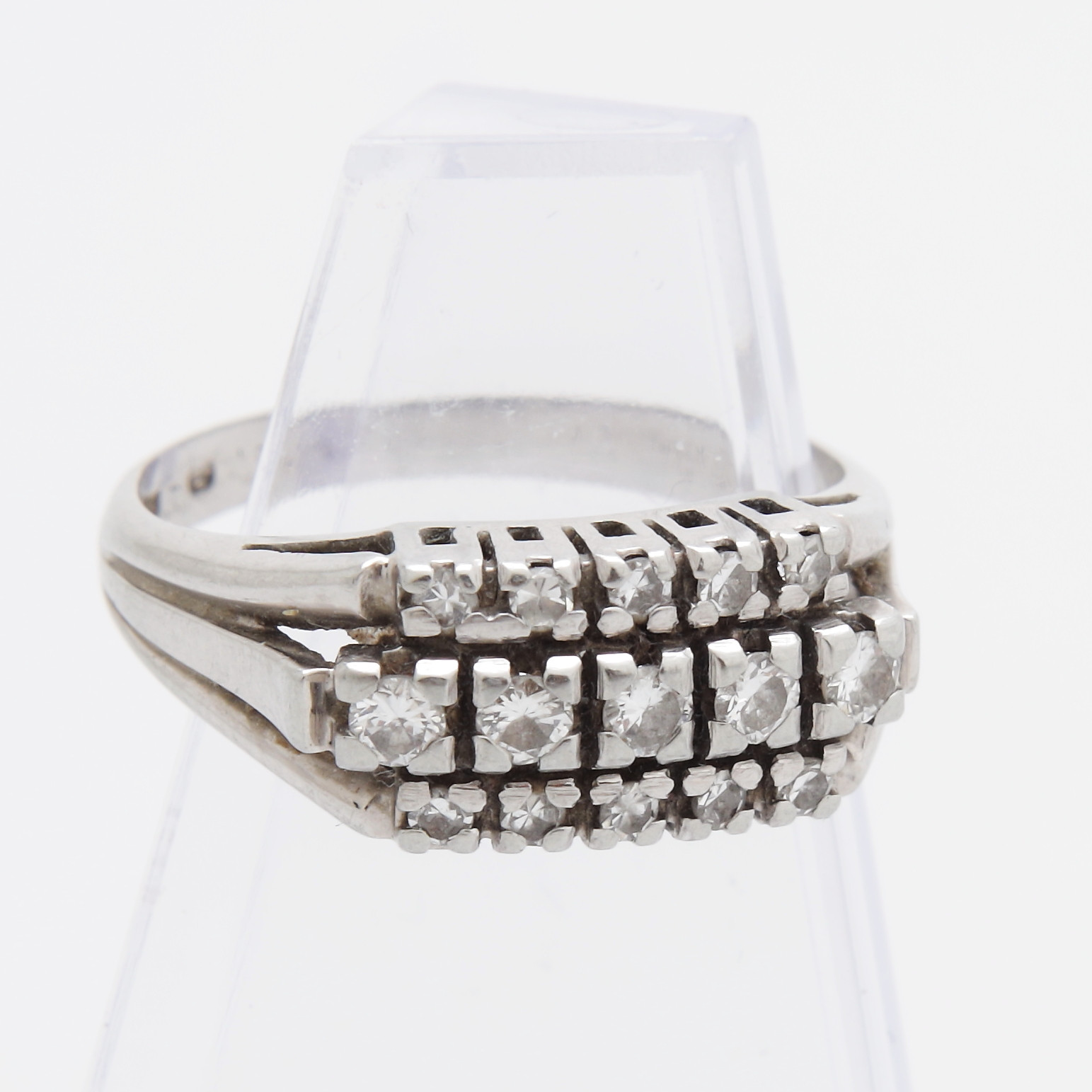 RING med diamanter, vitguld, 18K, 0,45 ct, totalvikt 4,68 gram.