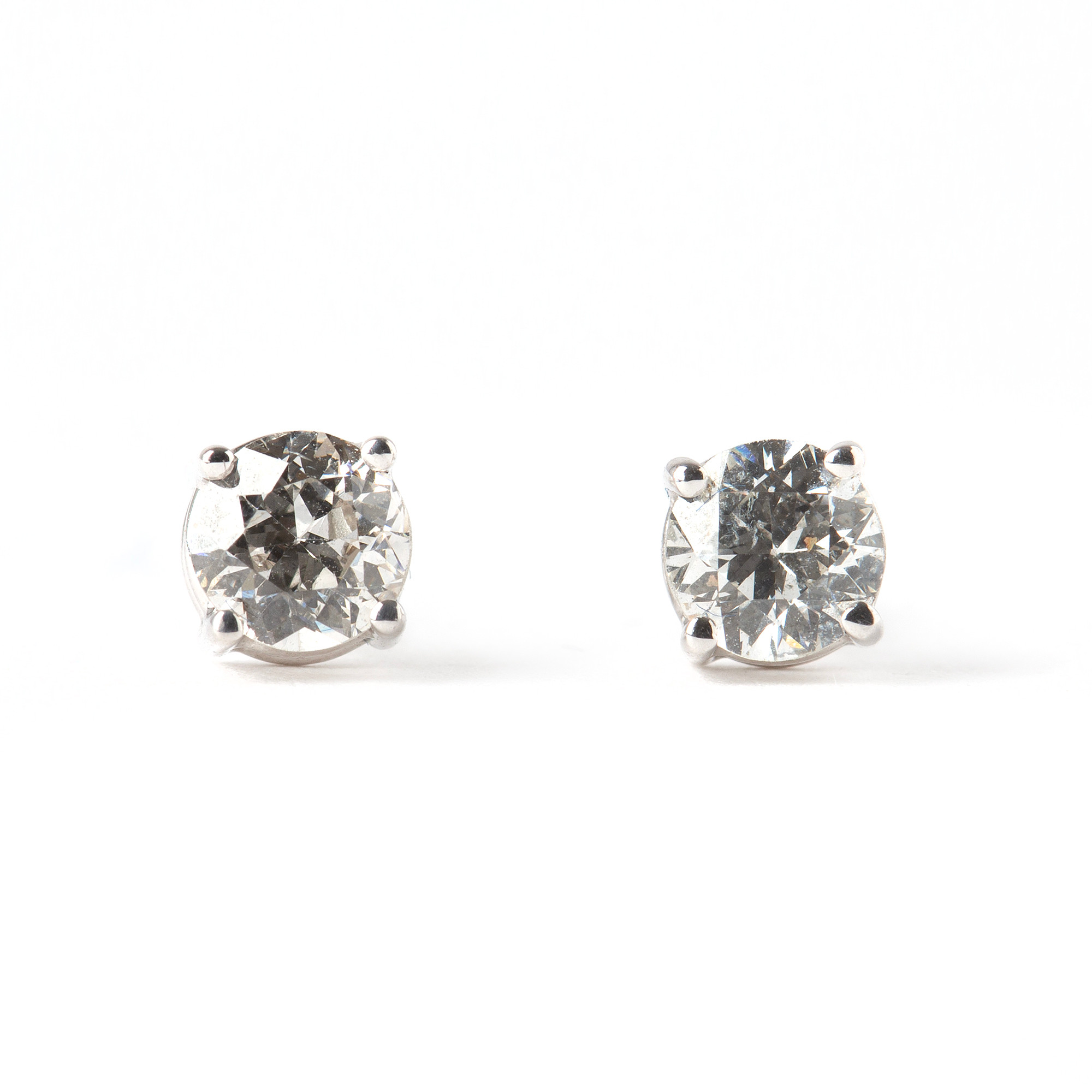 ÖRHÄNGEN, 18K vitguld med gammalslipade diamanter, totalt ca 0.84 ct.