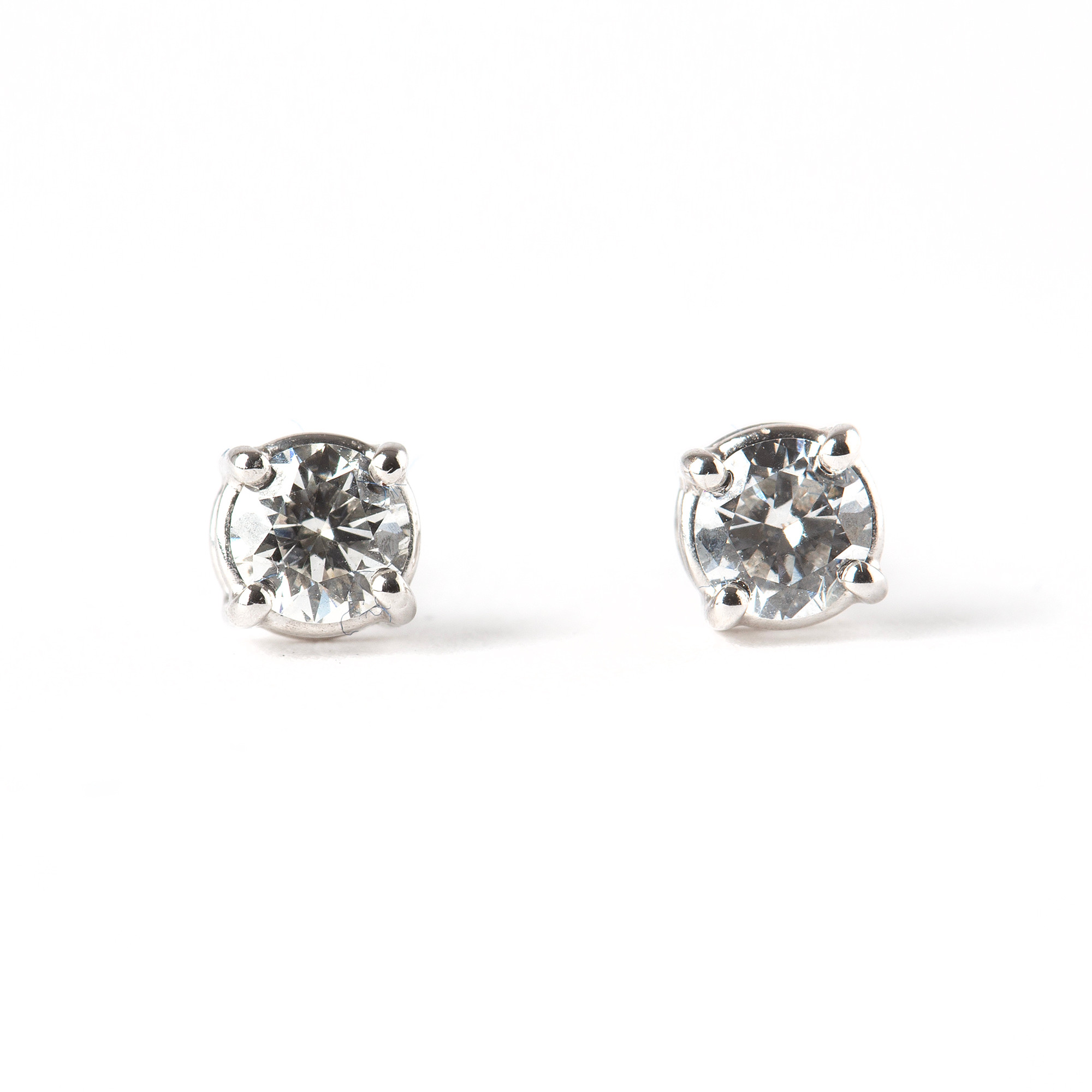 ÖRHÄNGEN, 18K vitguld med briljantslipade diamanter, totalt ca 0.48 ct.