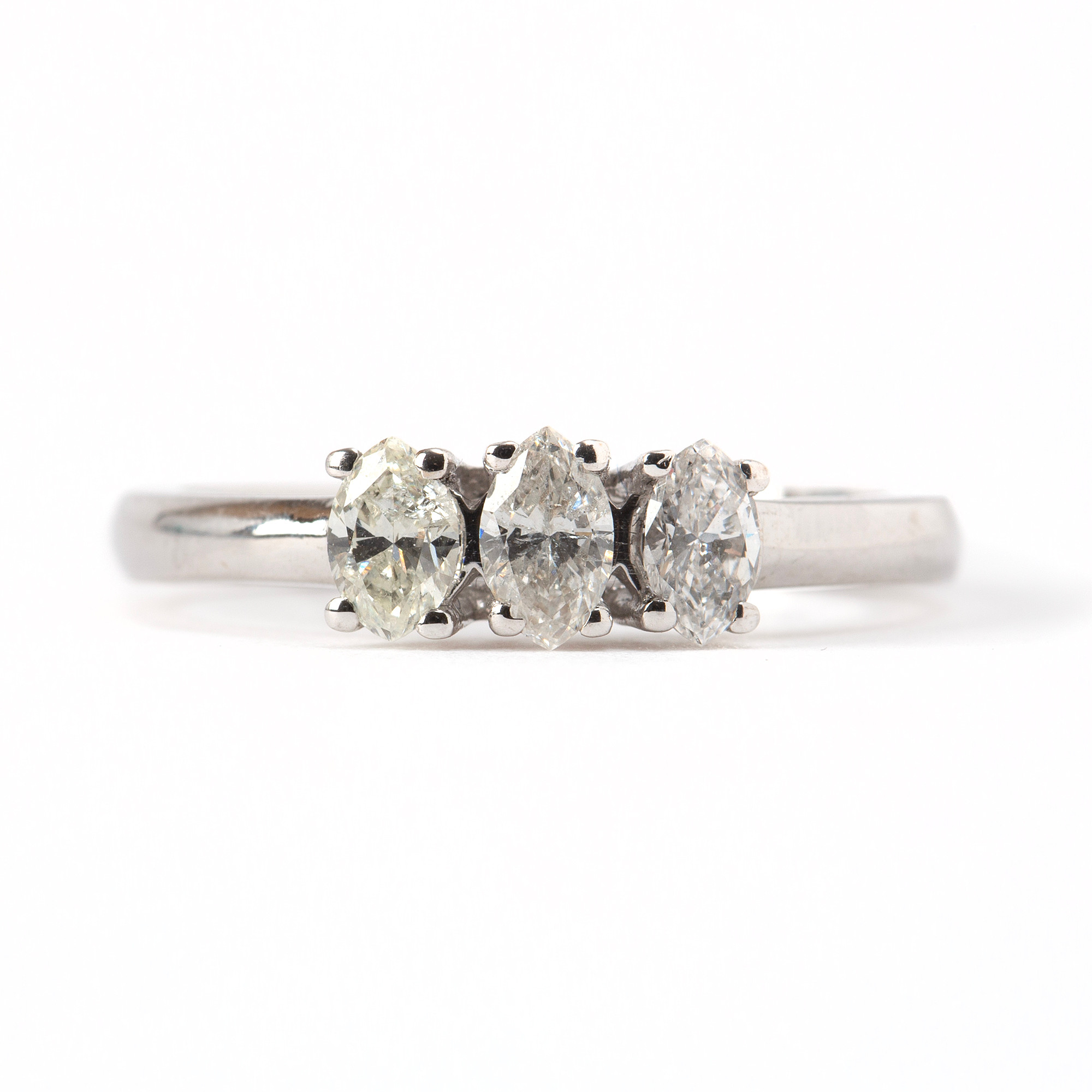 RING, 18K vitguld med marquiseslipade diamanter, totalt ca 0.45 ct.