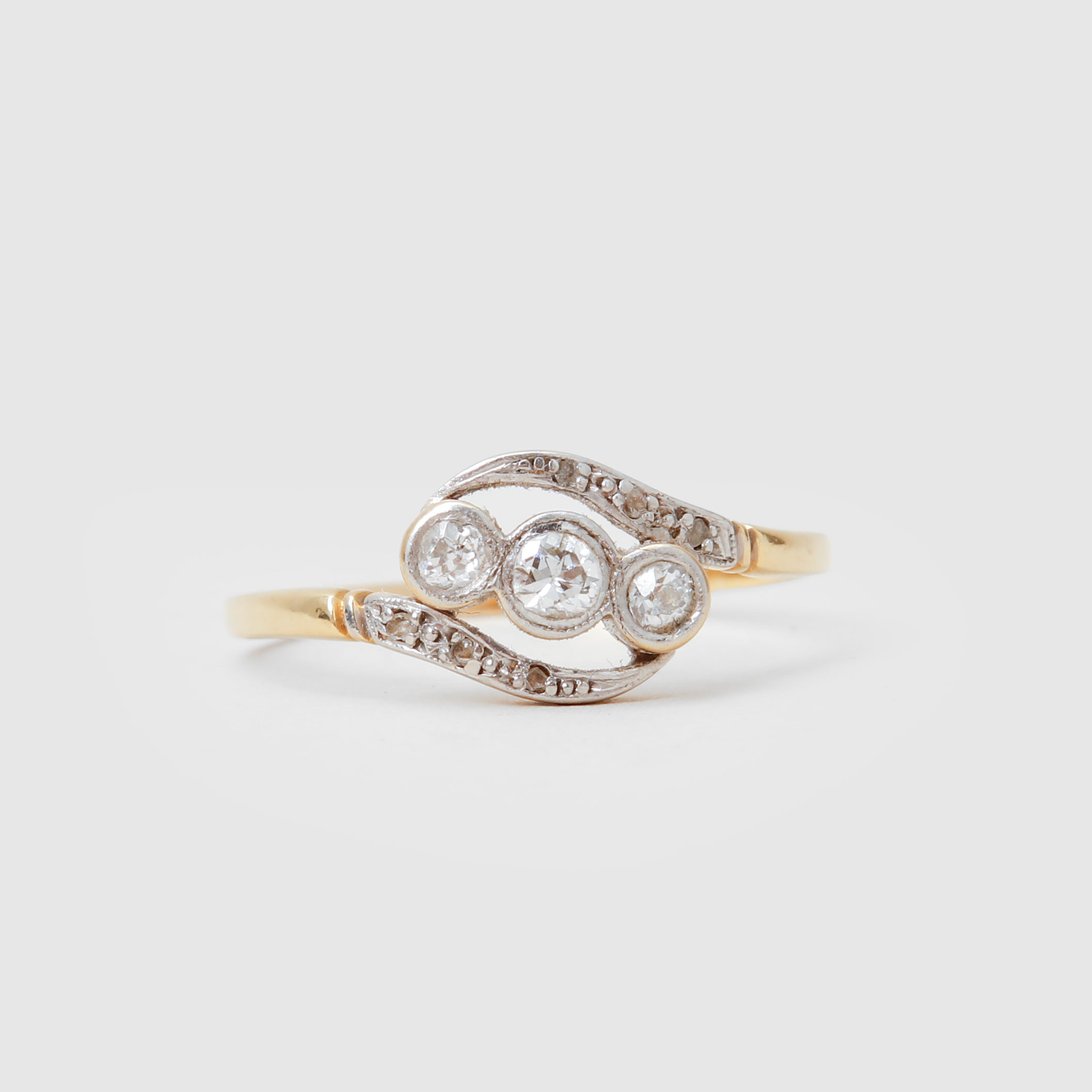 RING, 14k guld samt diamanter.