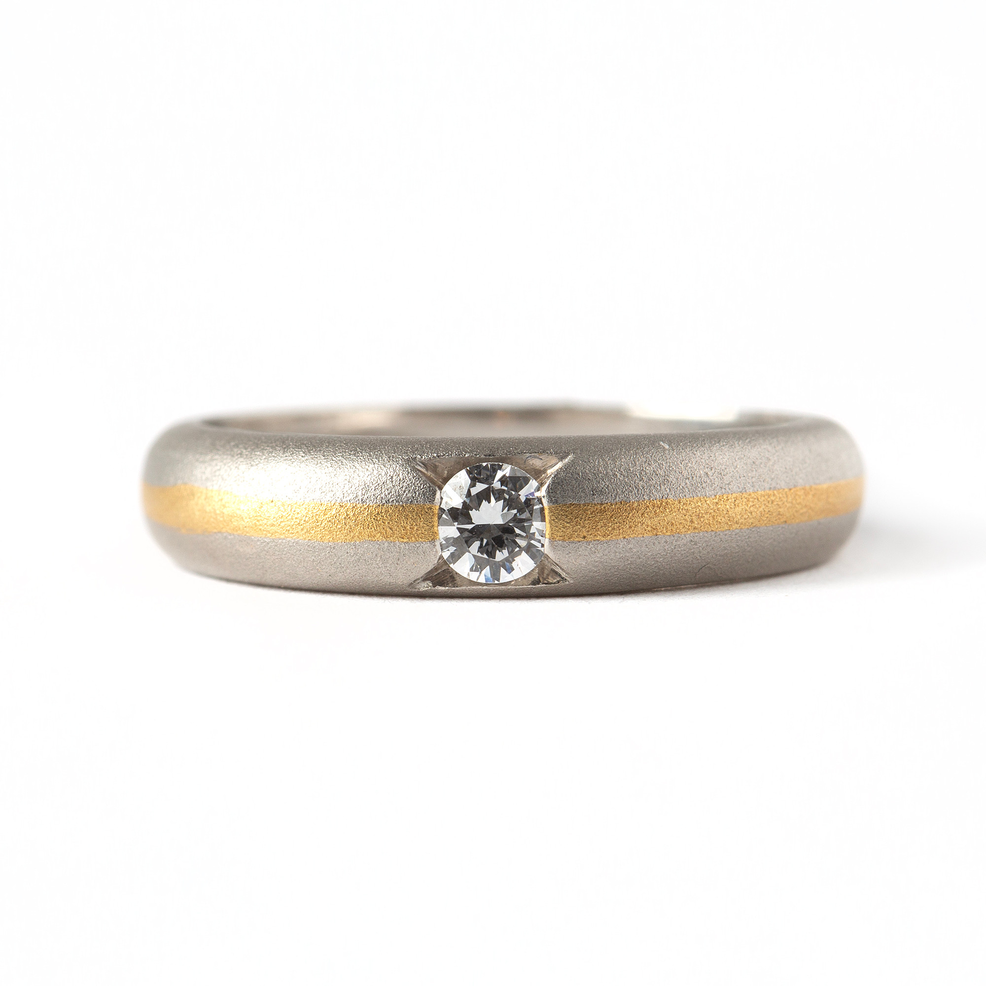 RING, platina med briljantslipad diamant, ca 0.15 ct.