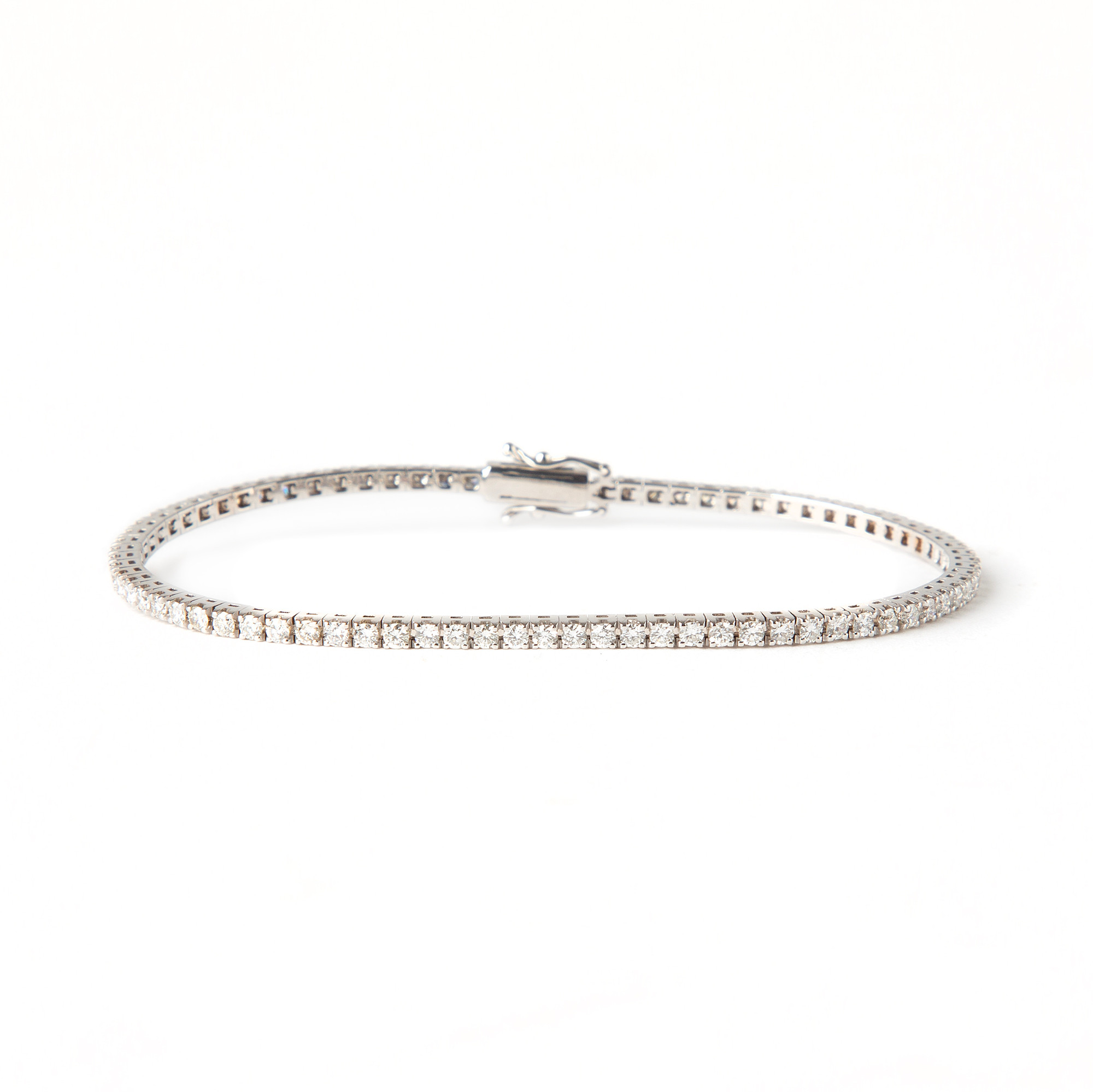 ARMBAND, 18K vitguld med briljantslipade diamanter, totalt ca 2.25 ct.