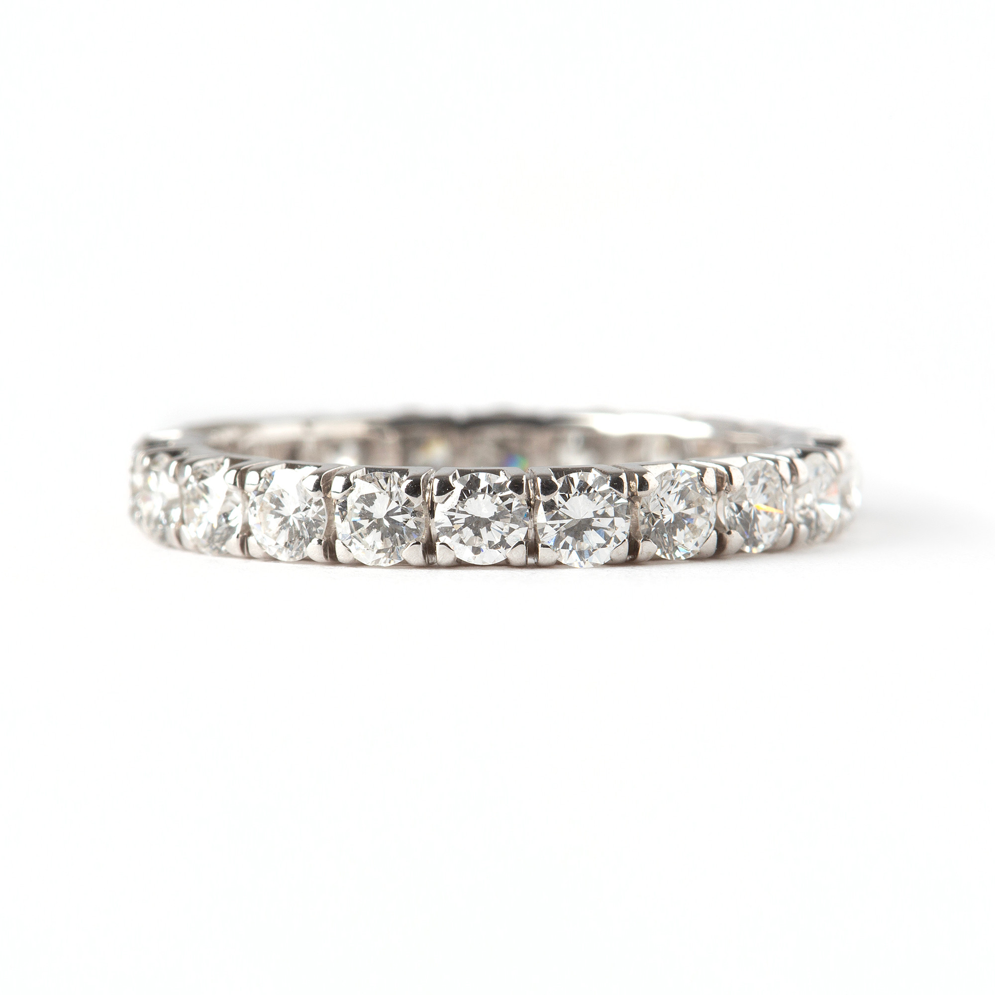 RING, 18K vitguld med briljantslipade diamanter, totalt ca 1.30 ct.