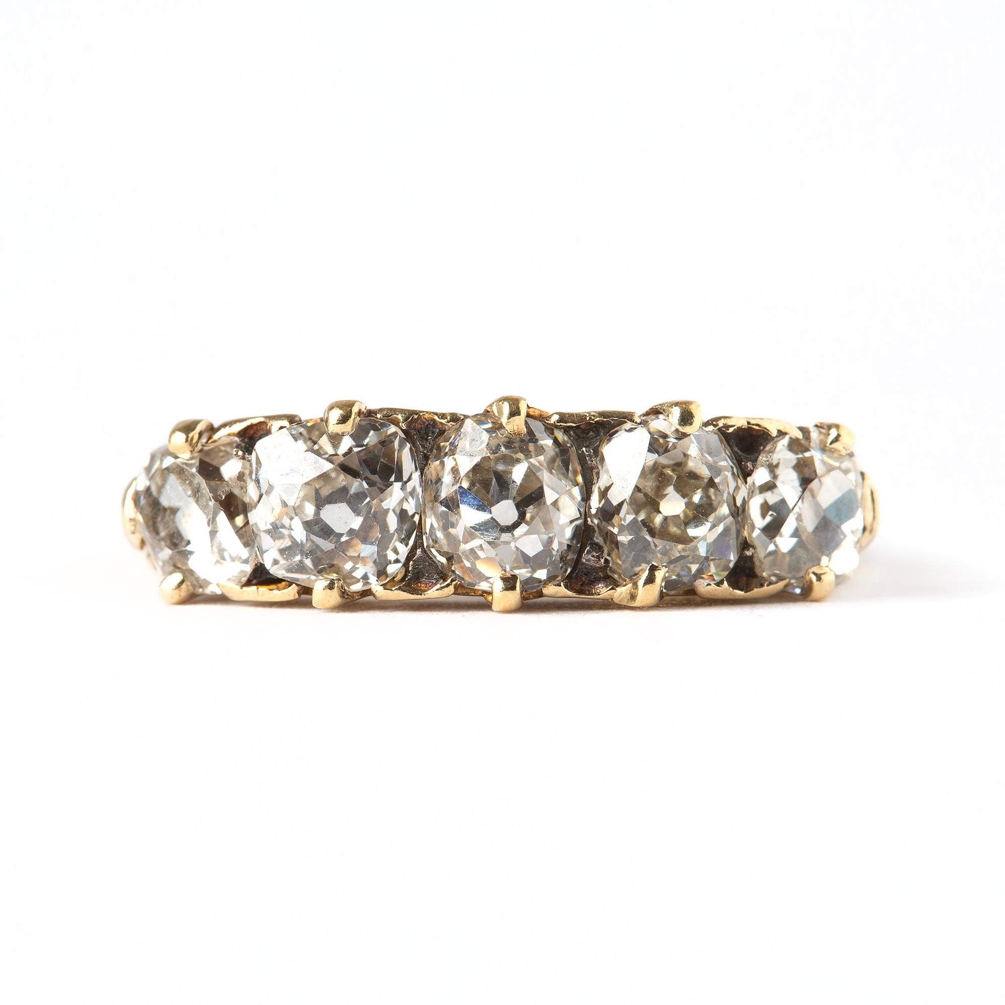 RING, 18K vitguld med gammalslipade diamanter, totalt ca 2.10.