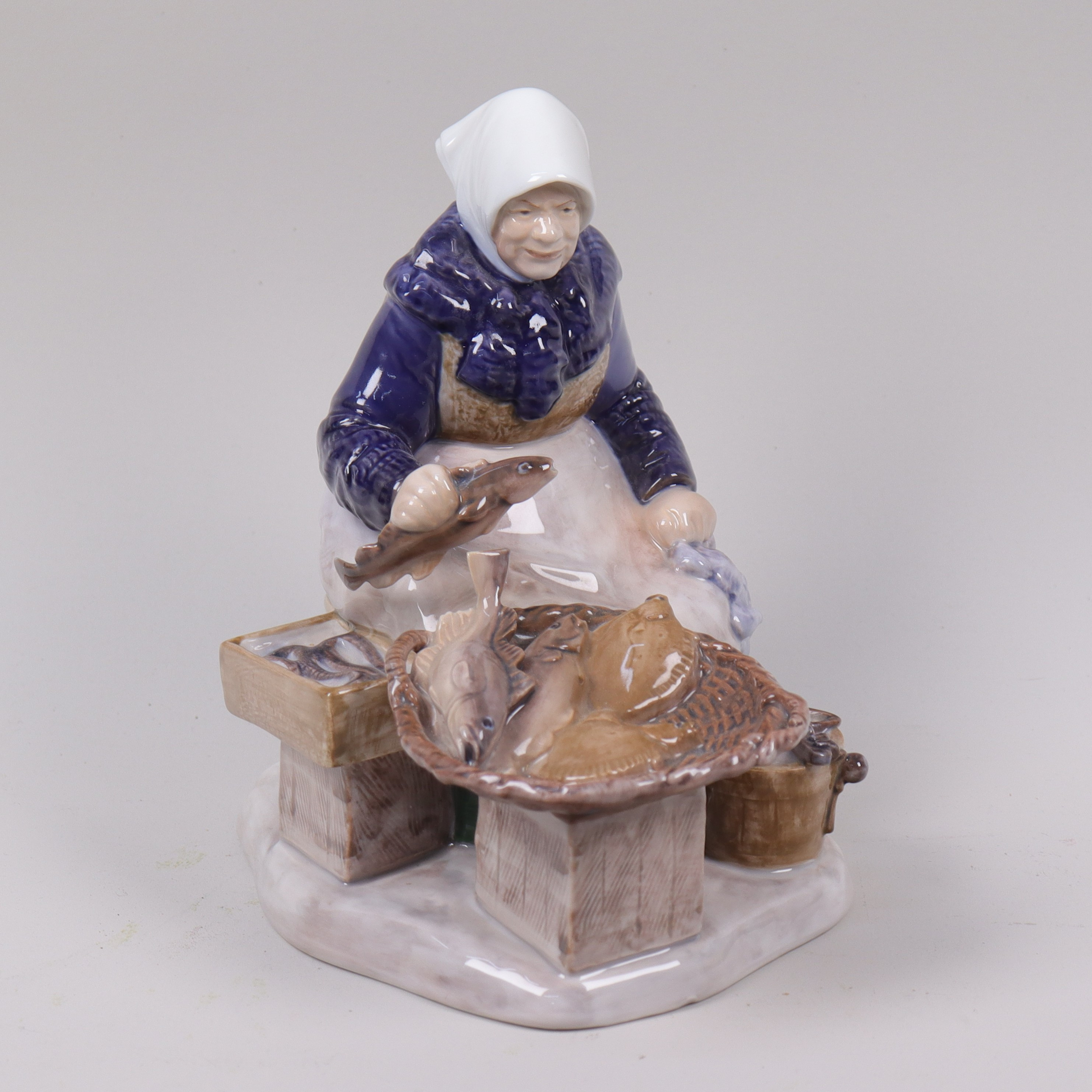 AXEL LOCHNER. för Bing & Gröndahl, figurin #2233, fiskarens fru.