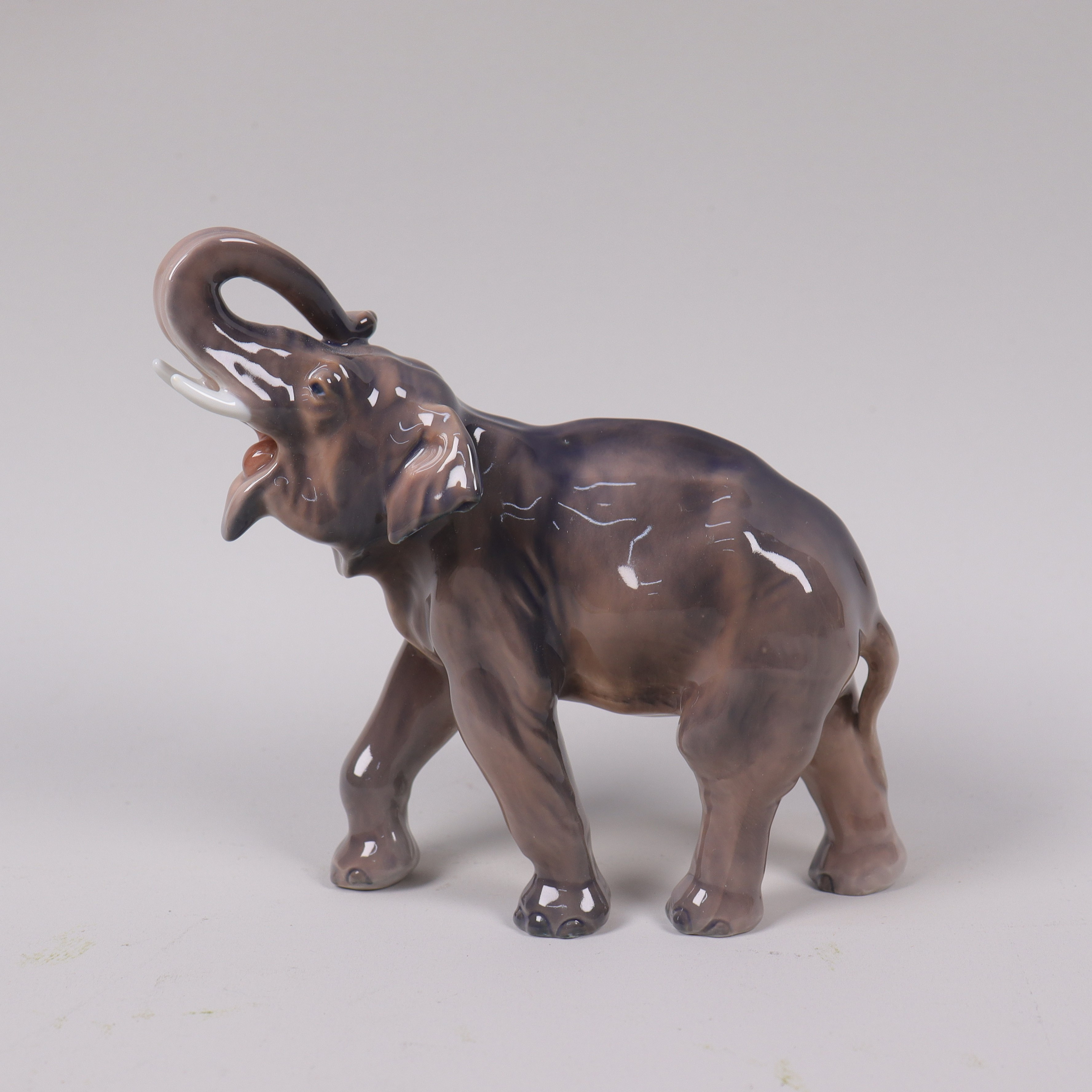 DAHL JENSEN. Danmark, figurin #1113, elefant.