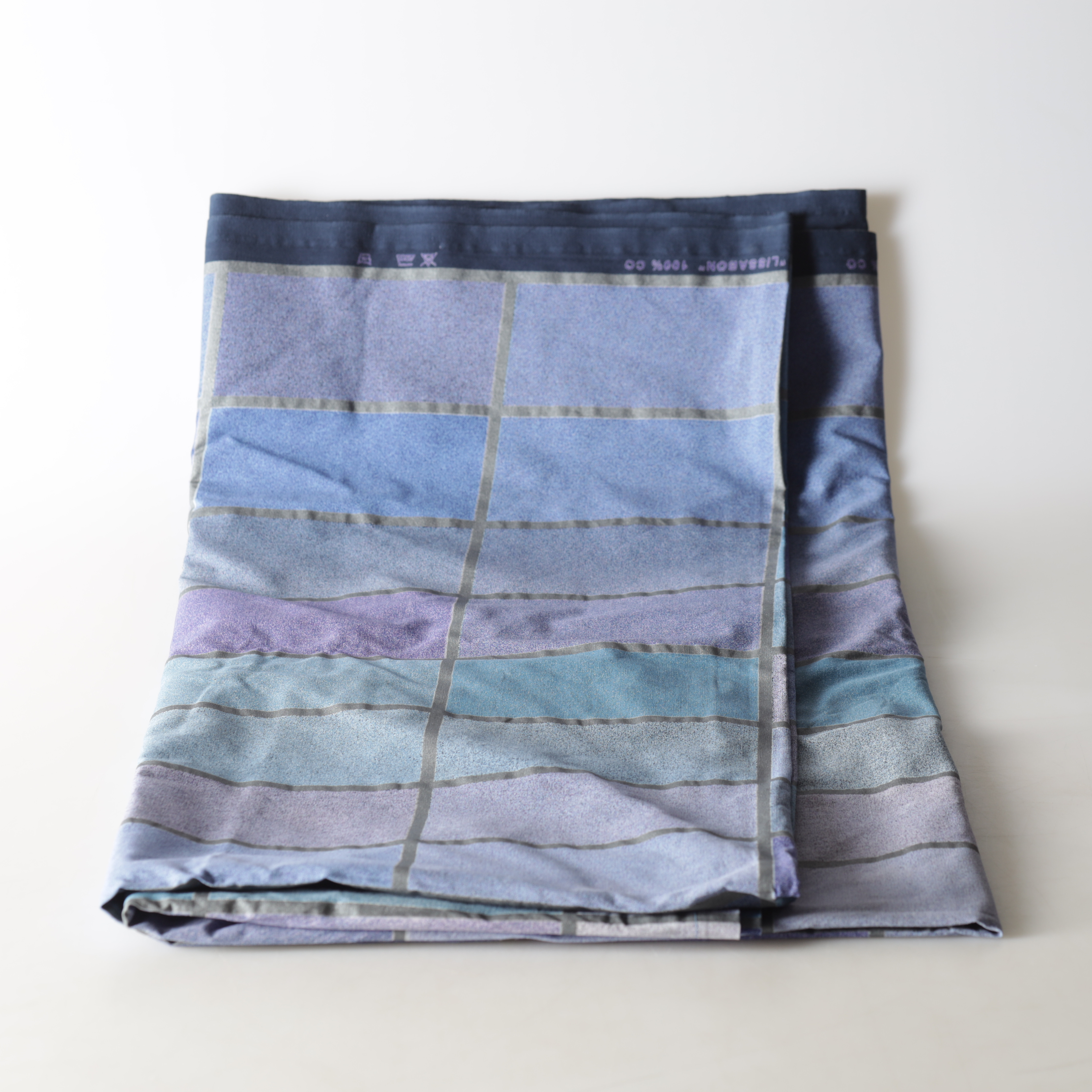 TEXTIL, bomull, "Lissabon", Fujiwo Ishimoto, Marimekko, Finland, 2001.