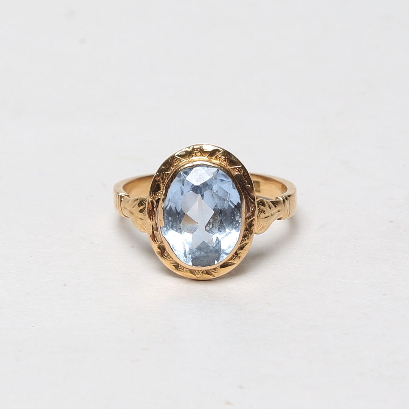 RING, 18 k, guld, med sten, sannolikt akvamarin.