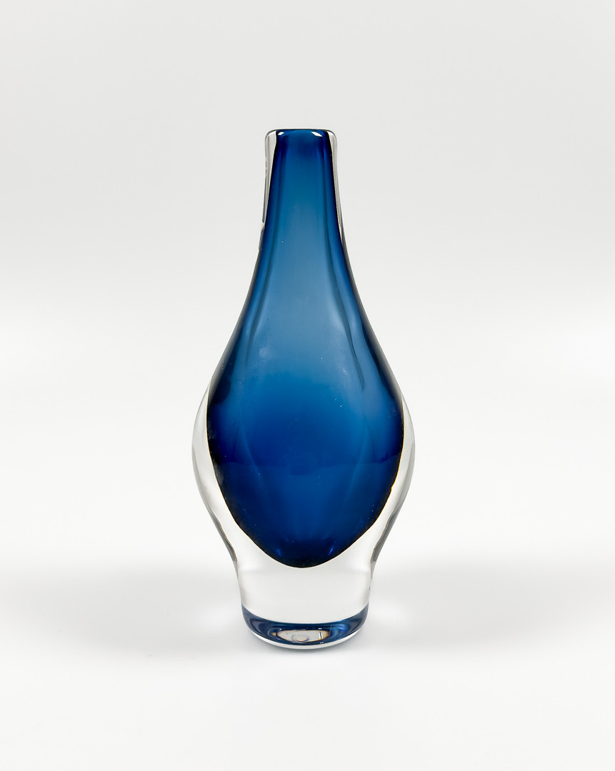 MONA MORALES-SCHILDT. VAS, Glas, Kosta, 1900-tal, Signerad.