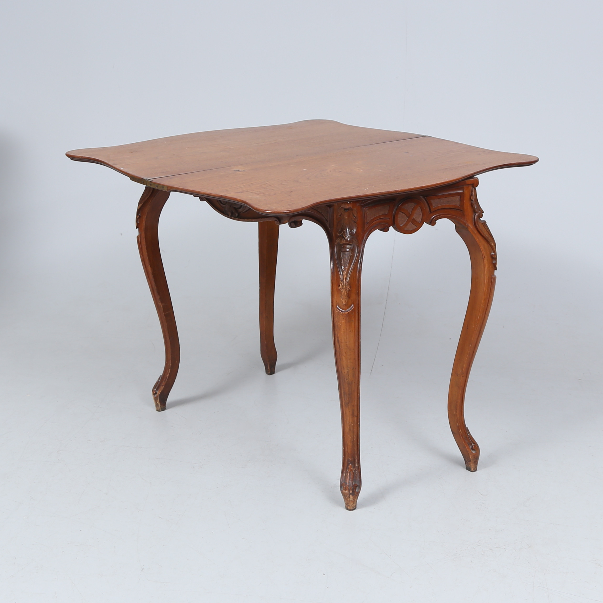 BORD, nyrokoko, 1800-tal.