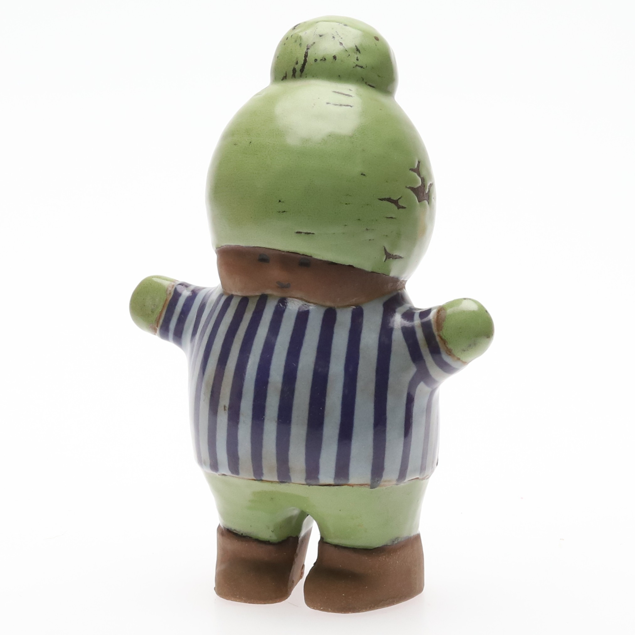 LISA LARSON. FIGURIN, "Kalle", glaserat stengods, Gustavsberg, signerad.