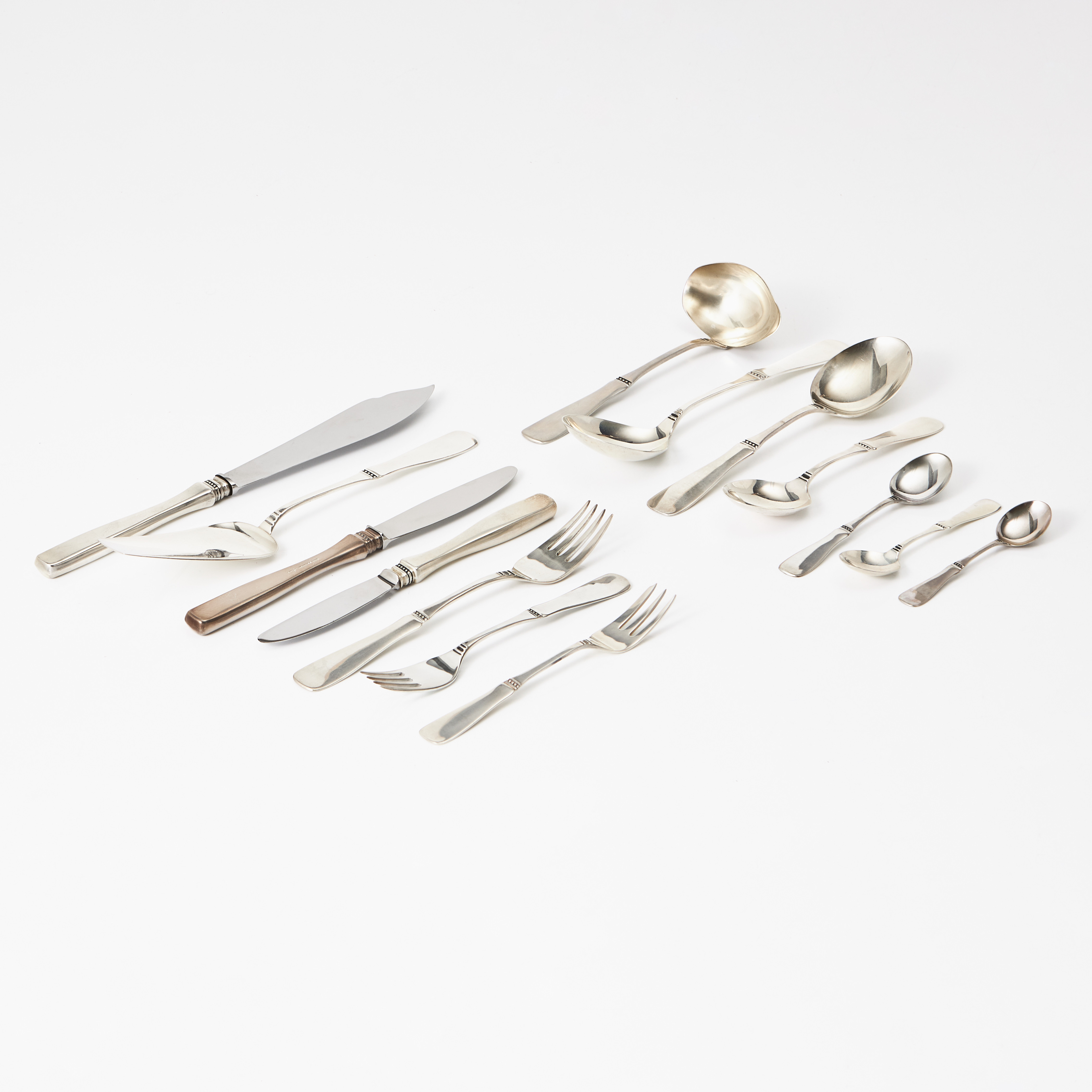 ERIC LÖFMAN. Bestickuppsättning 129 delar, silver, Modell Uppsala, för MGAB.