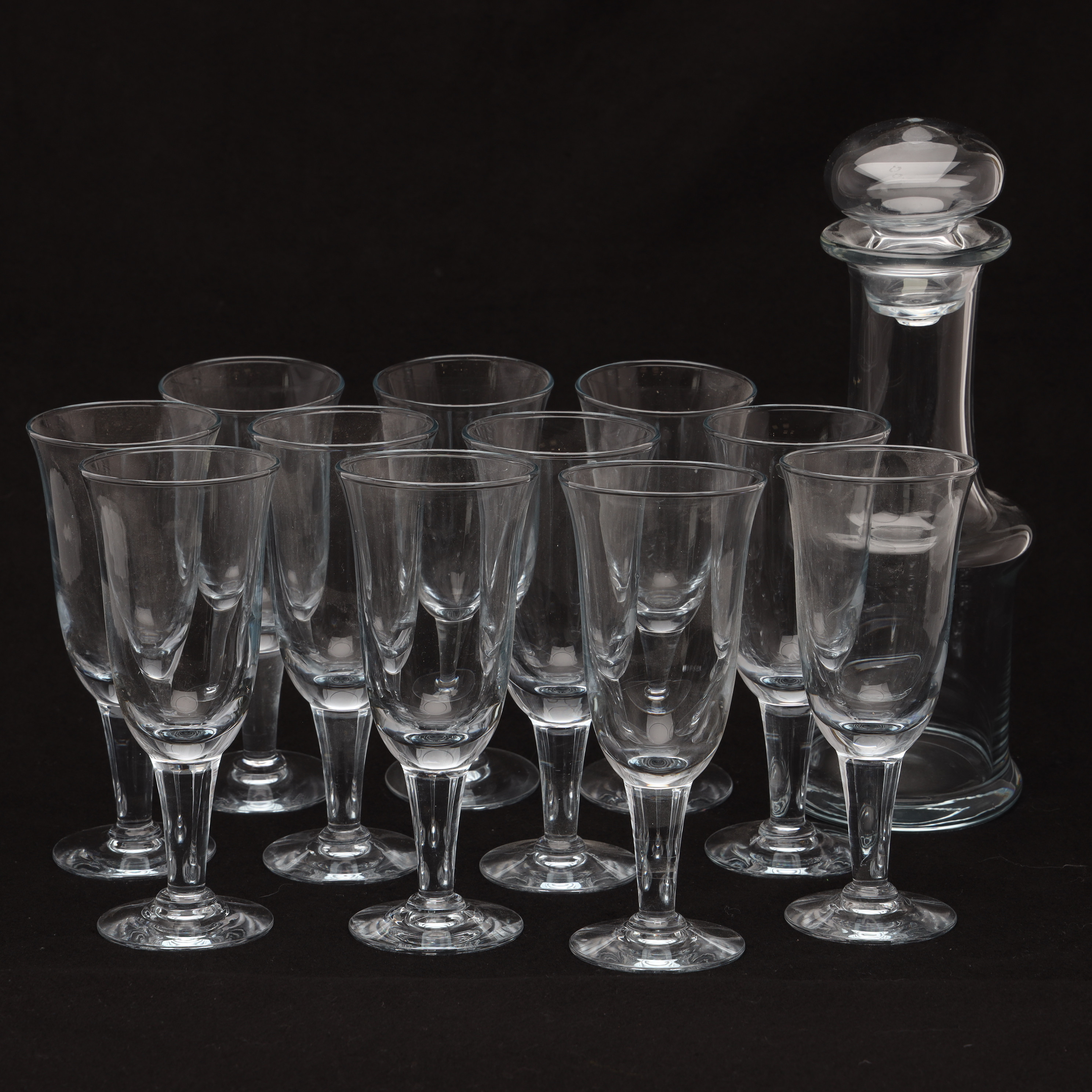 KARAFF samt GLAS, 12 delar, Holmegaard, Danmark.