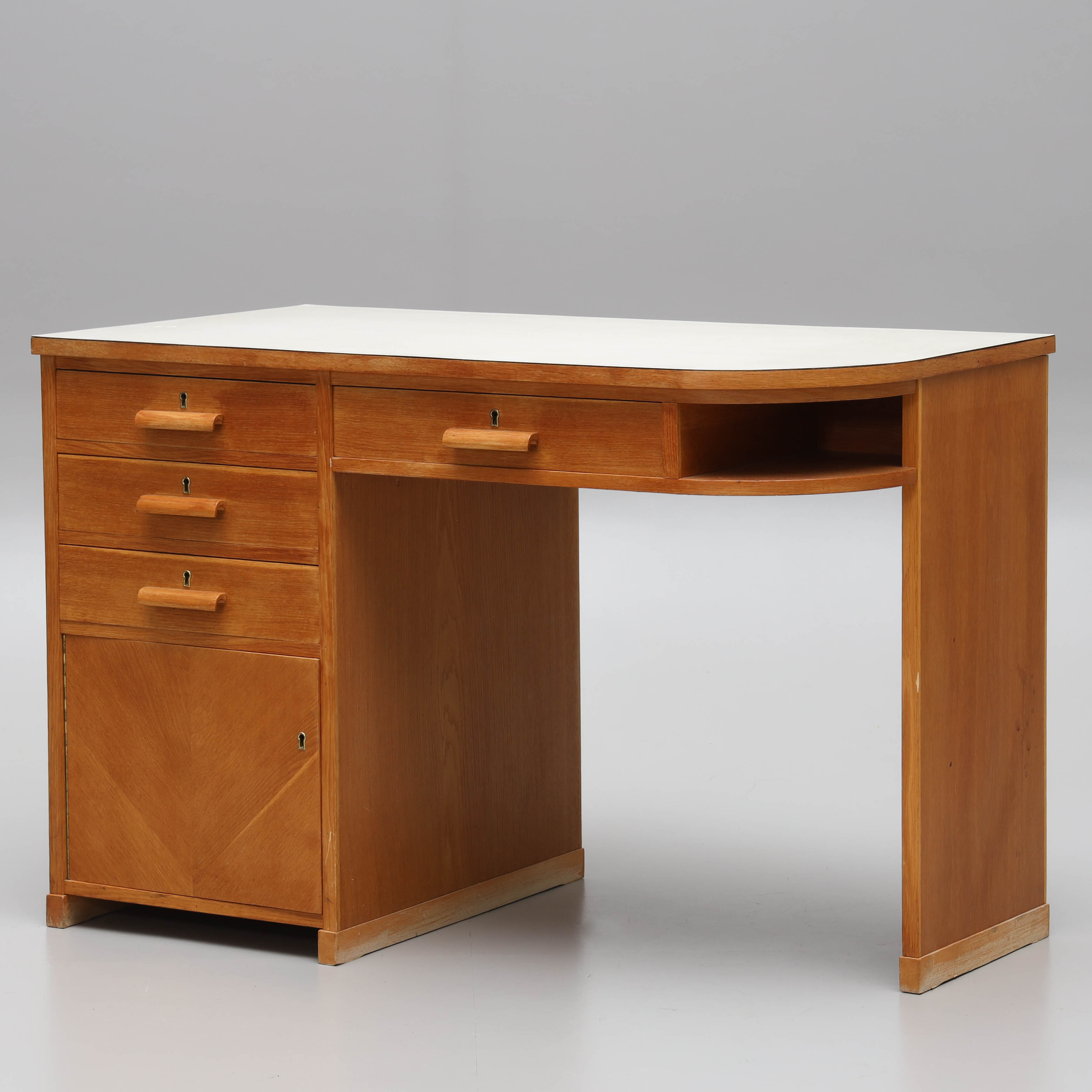 SKRIVBORD, fanérad i ek, 1930/40-tal.
