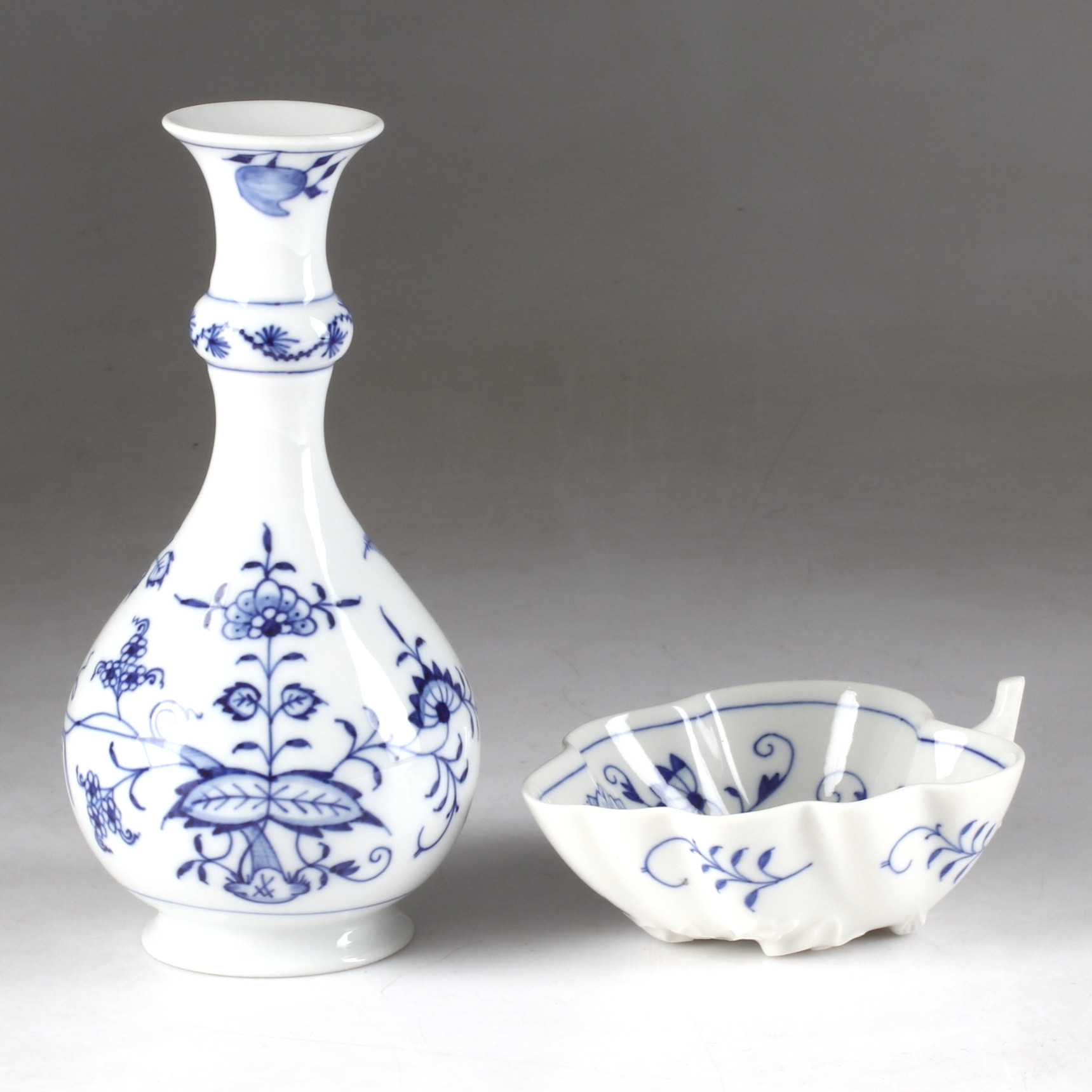 VAS och SKÅL, 2 delar porslin, Meissen, Tyskland.