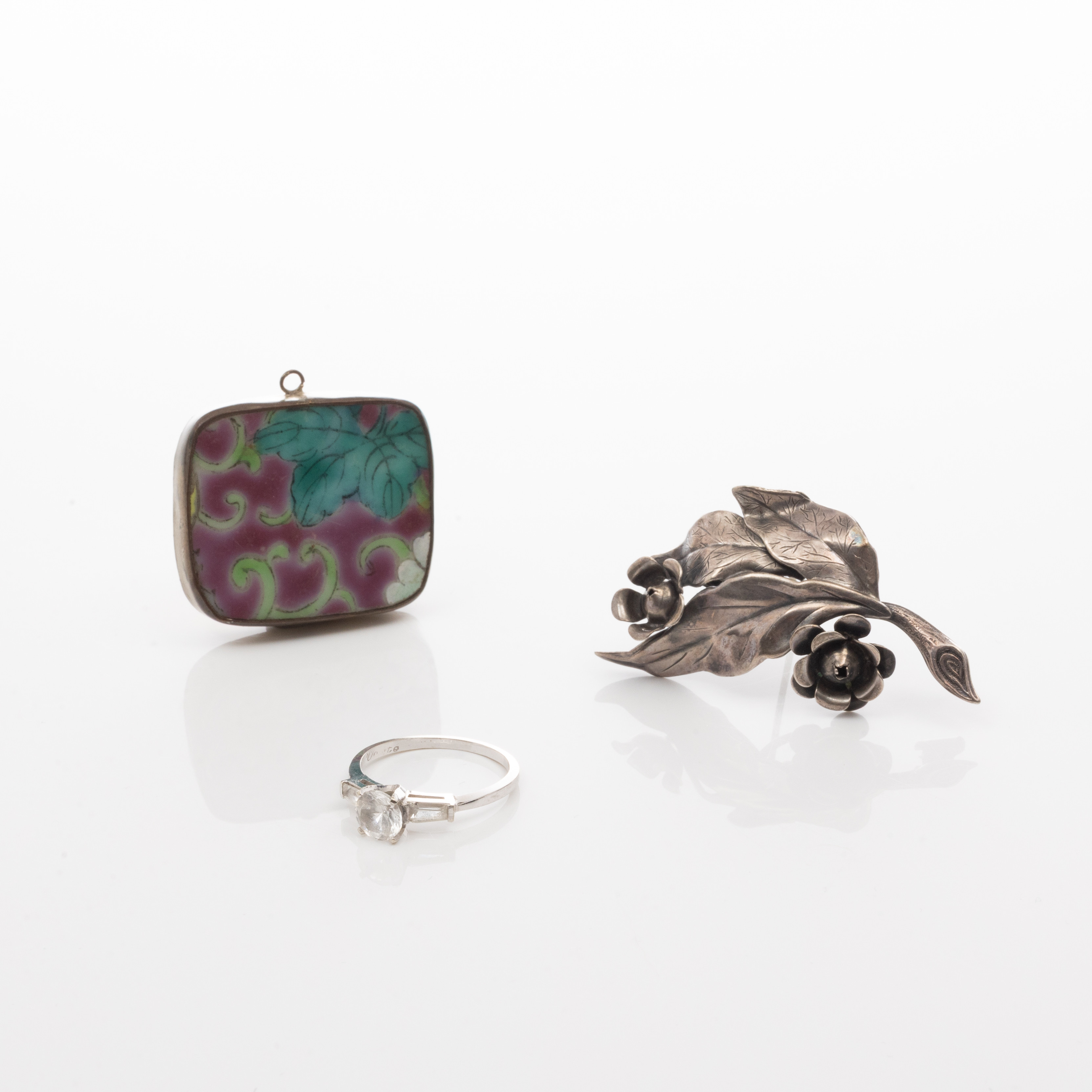BROSCH, HÄNGE & RING, silver.