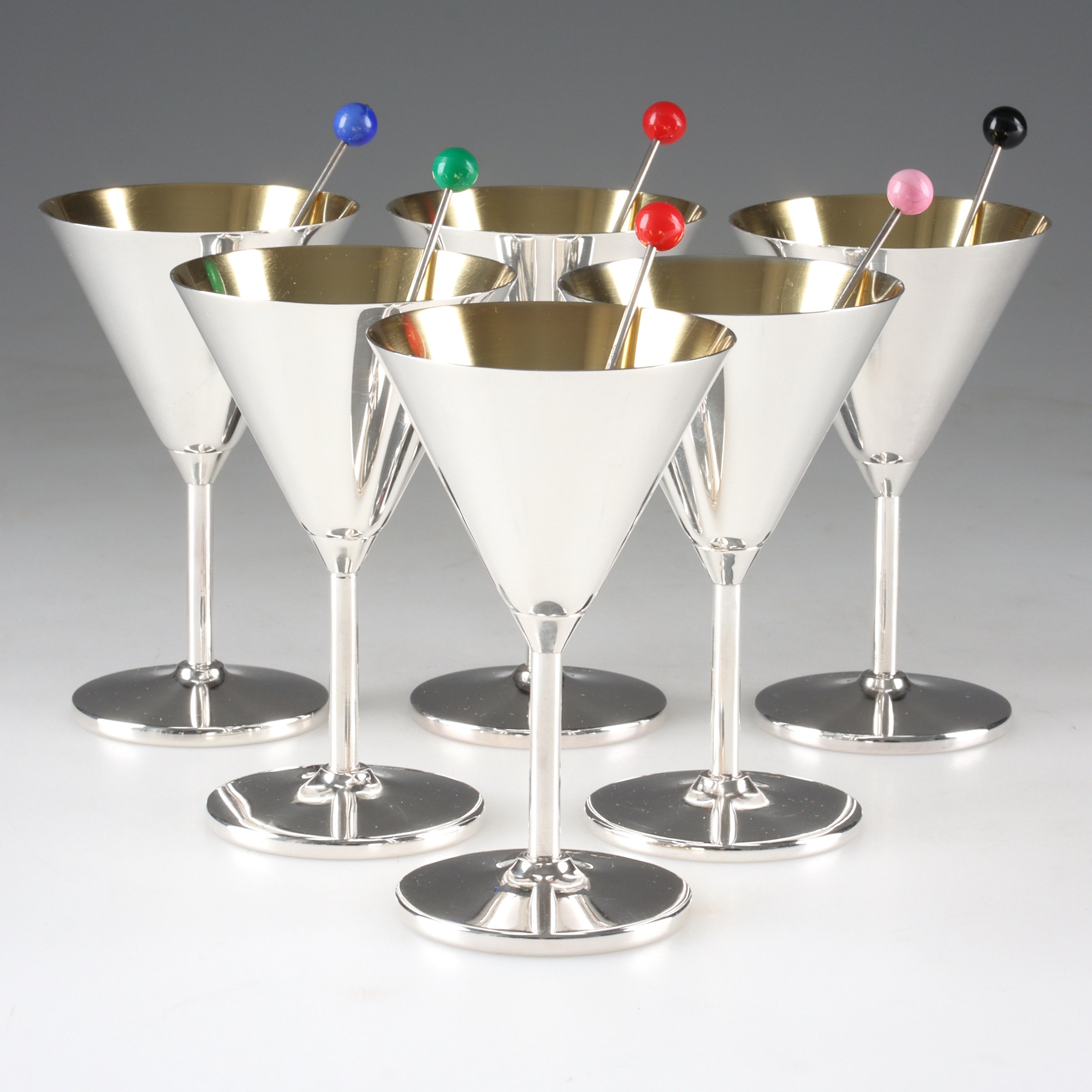 COCKTAILGLAS med COCKTAILPINNAR, 6 st. silver, C.G. Hallberg, Stockholm. 1955.