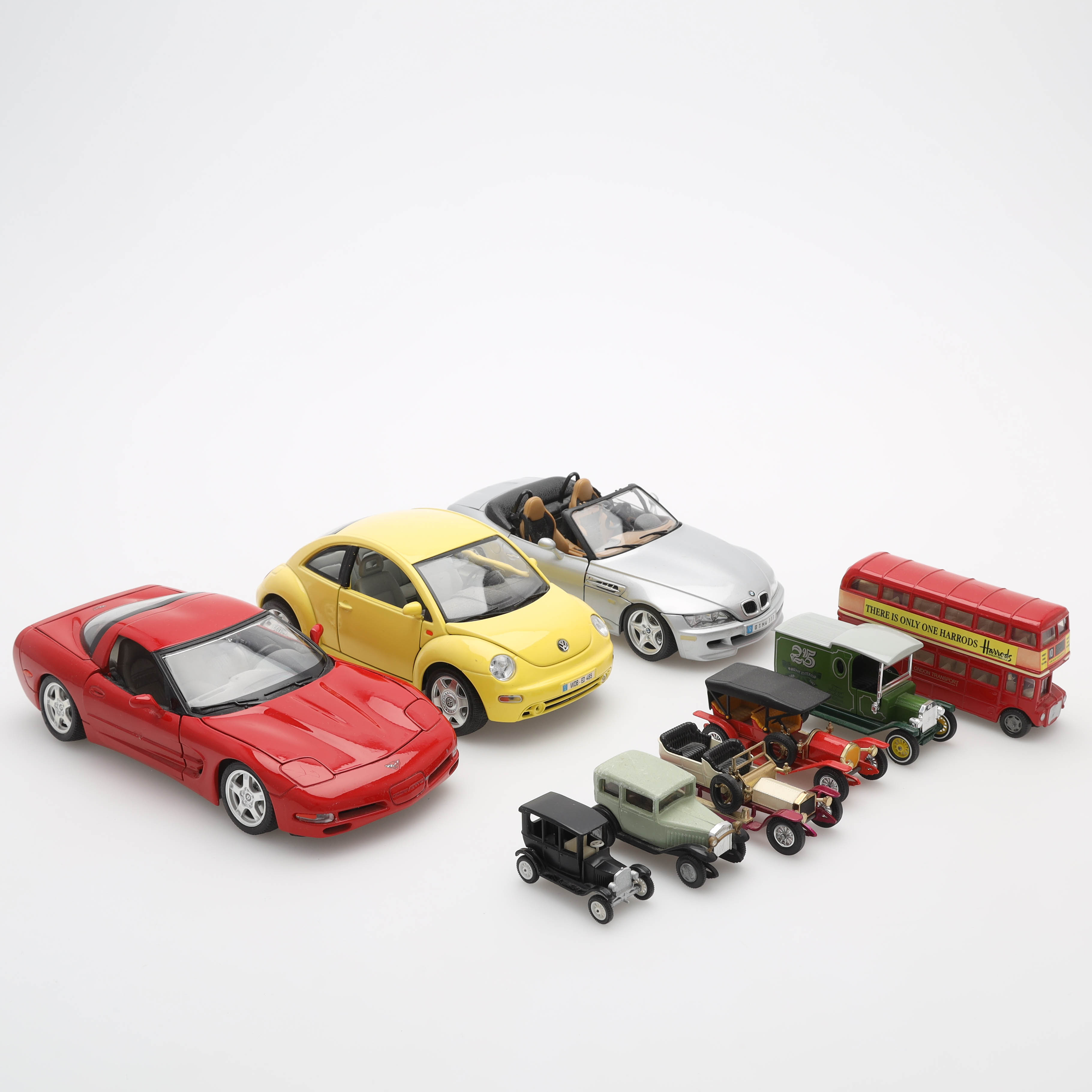 SAMLING MODELLBILAR, 9 delar, BMW z3, Volswagen New Beetle, Corvette Cs med mera.