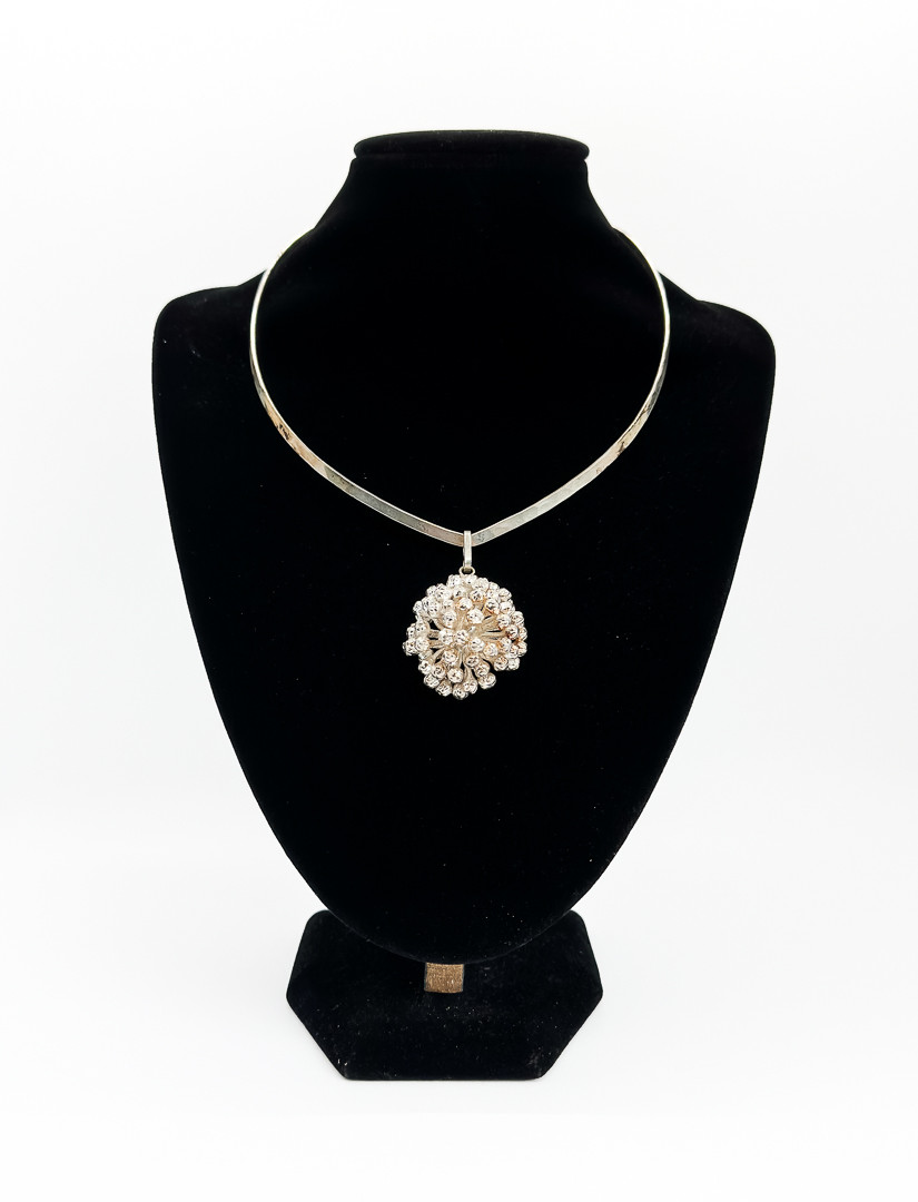 FLORA DANICA. Danmark. Halsring med Hänge Sterling Silver.