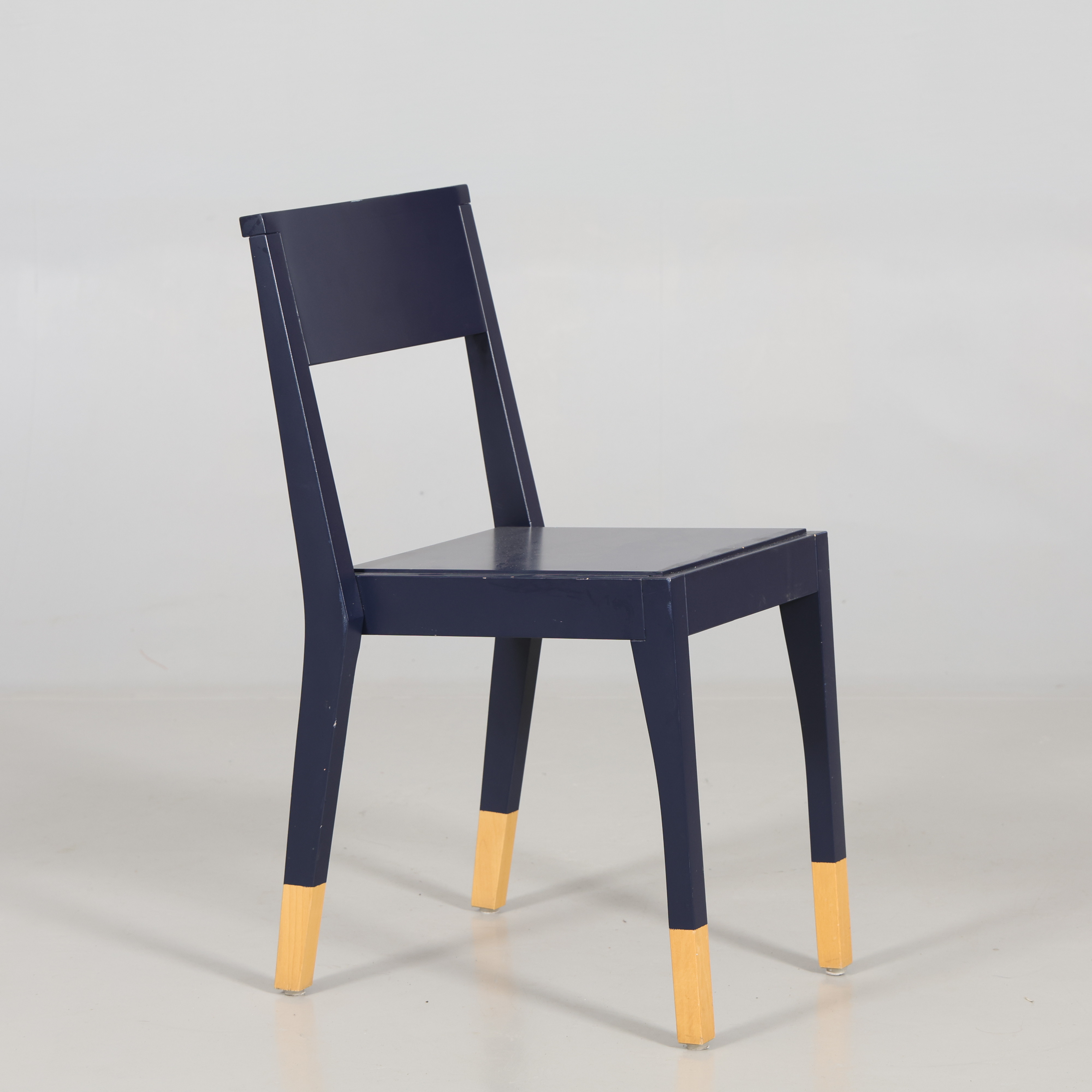 THOMAS SANDELL. STOL, "TS-stolen" , Asplund, 2000-tal, blåmålad med benavslut i björk.