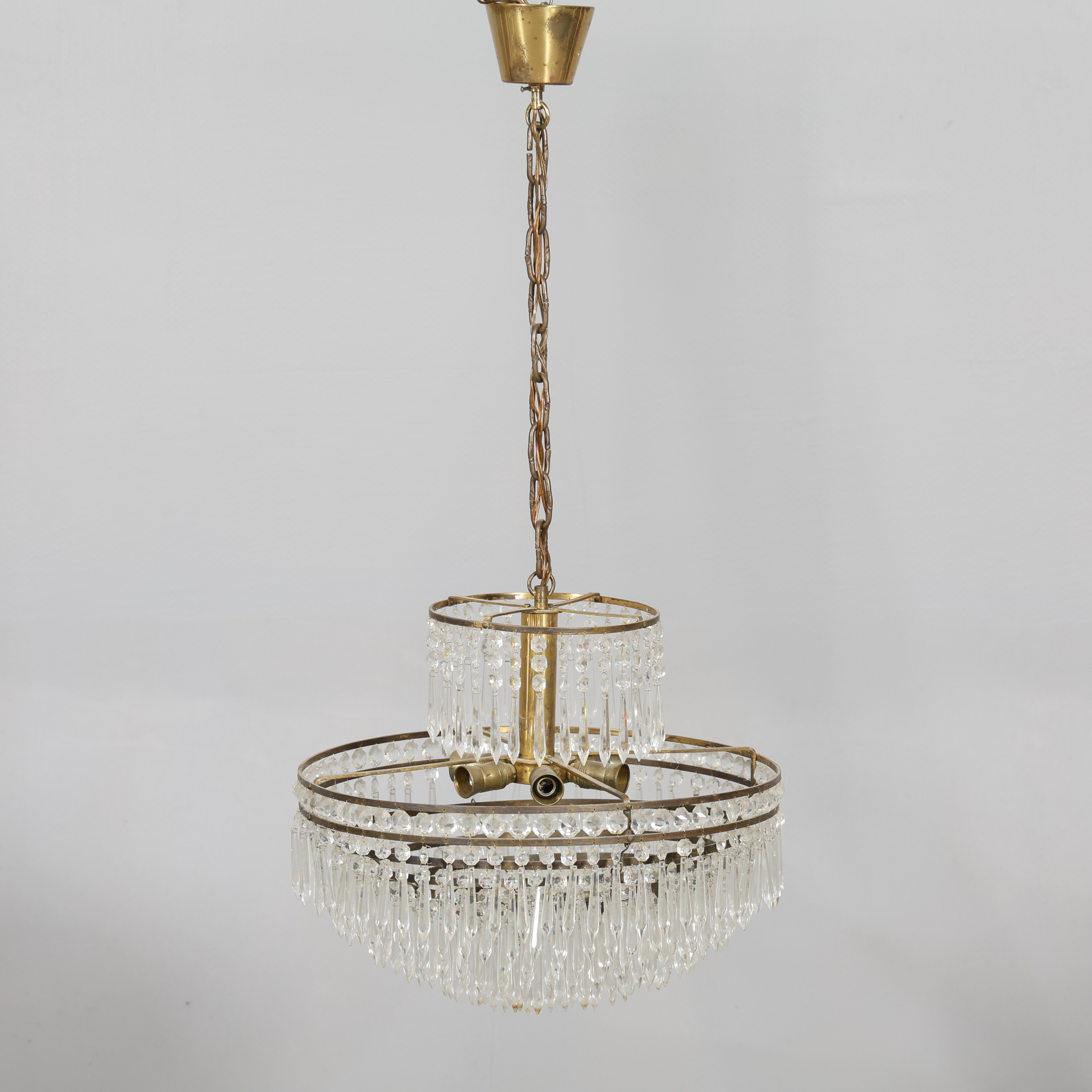 TAKKRONA med prismor, 1900-tal.
