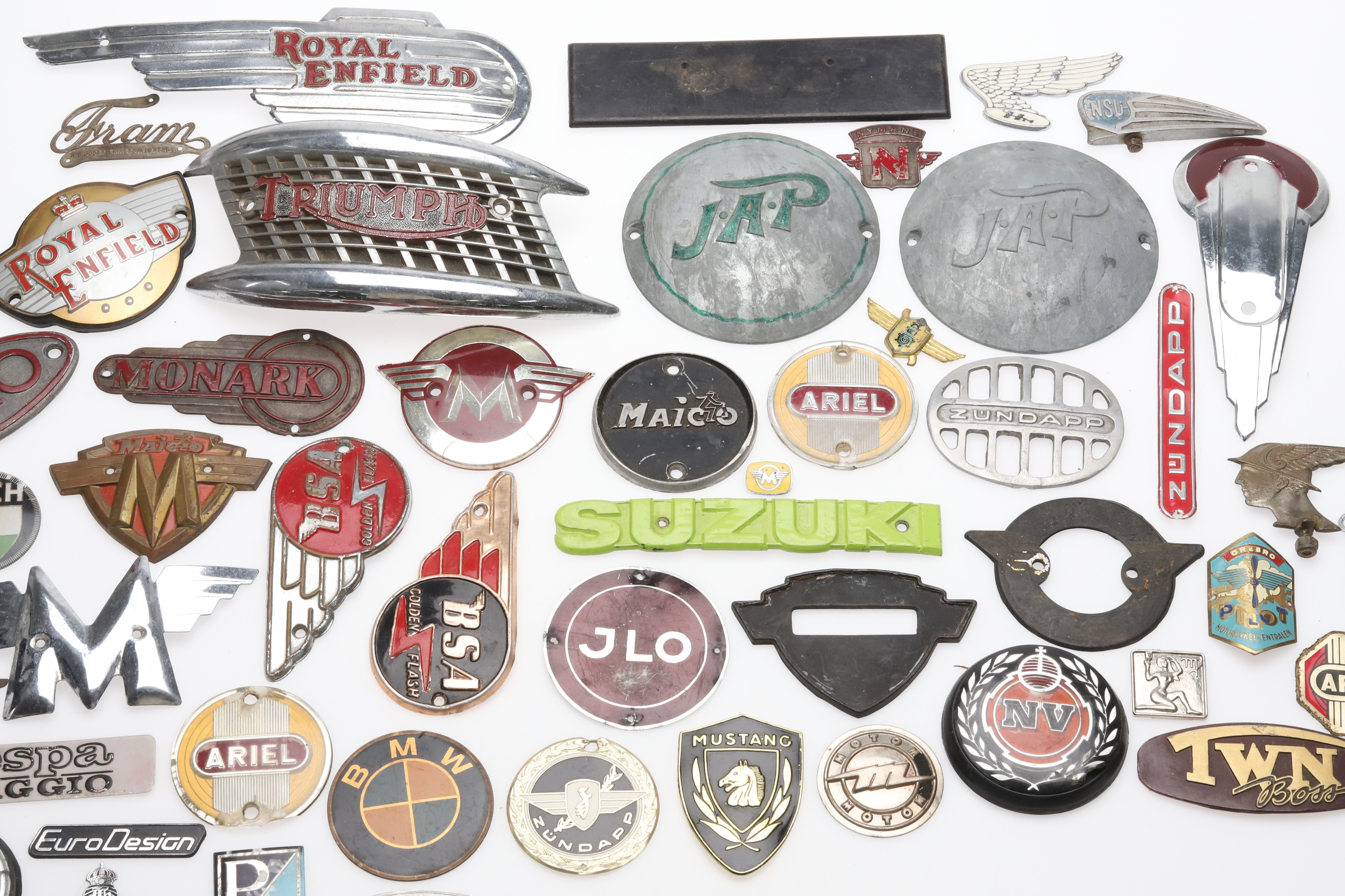 EMBLEM, ett parti, mc, cykel & moped, 1900-talets andra halva.