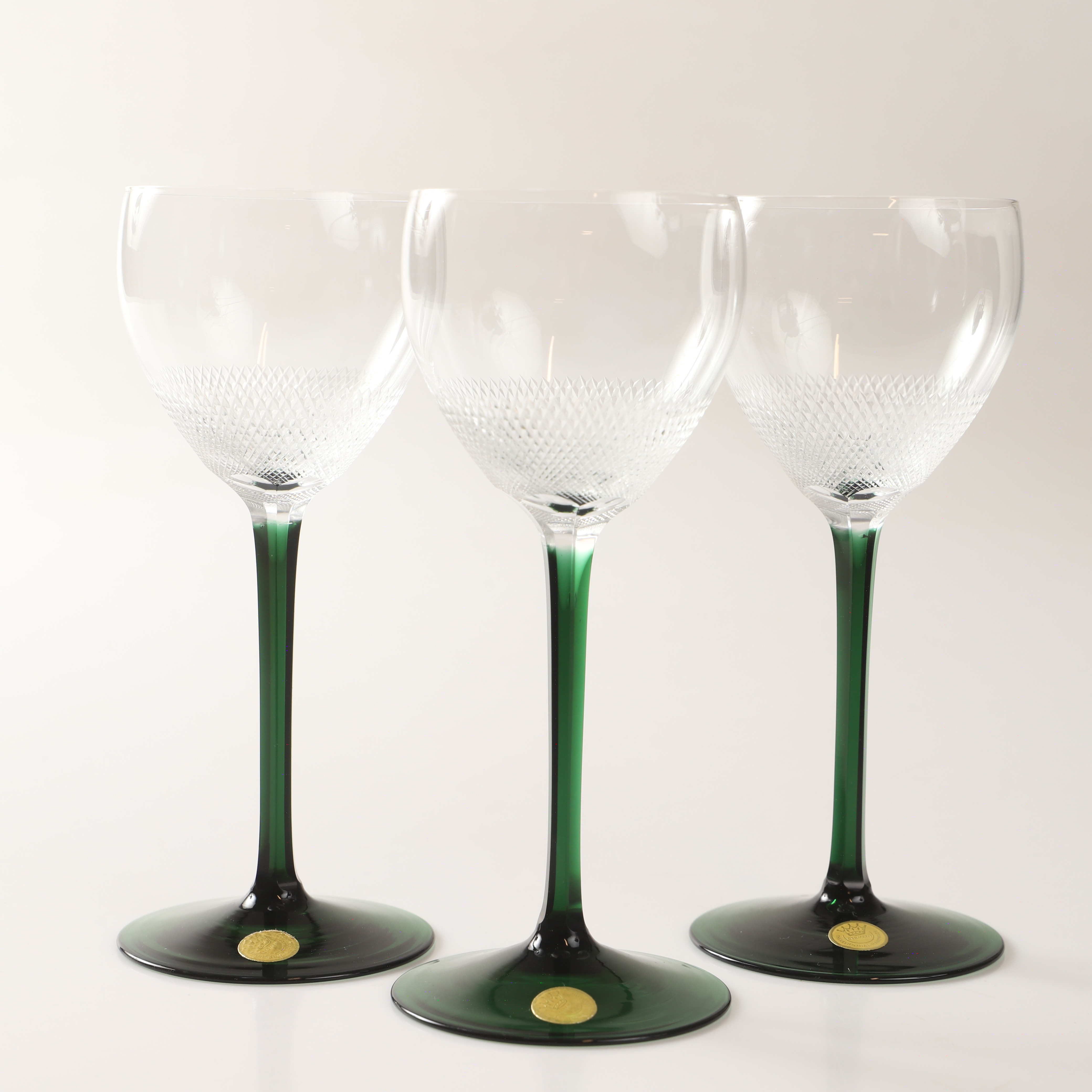 VITVINSGLAS, 19 stycken, med grön fot, Theresienthal, Tyskland.