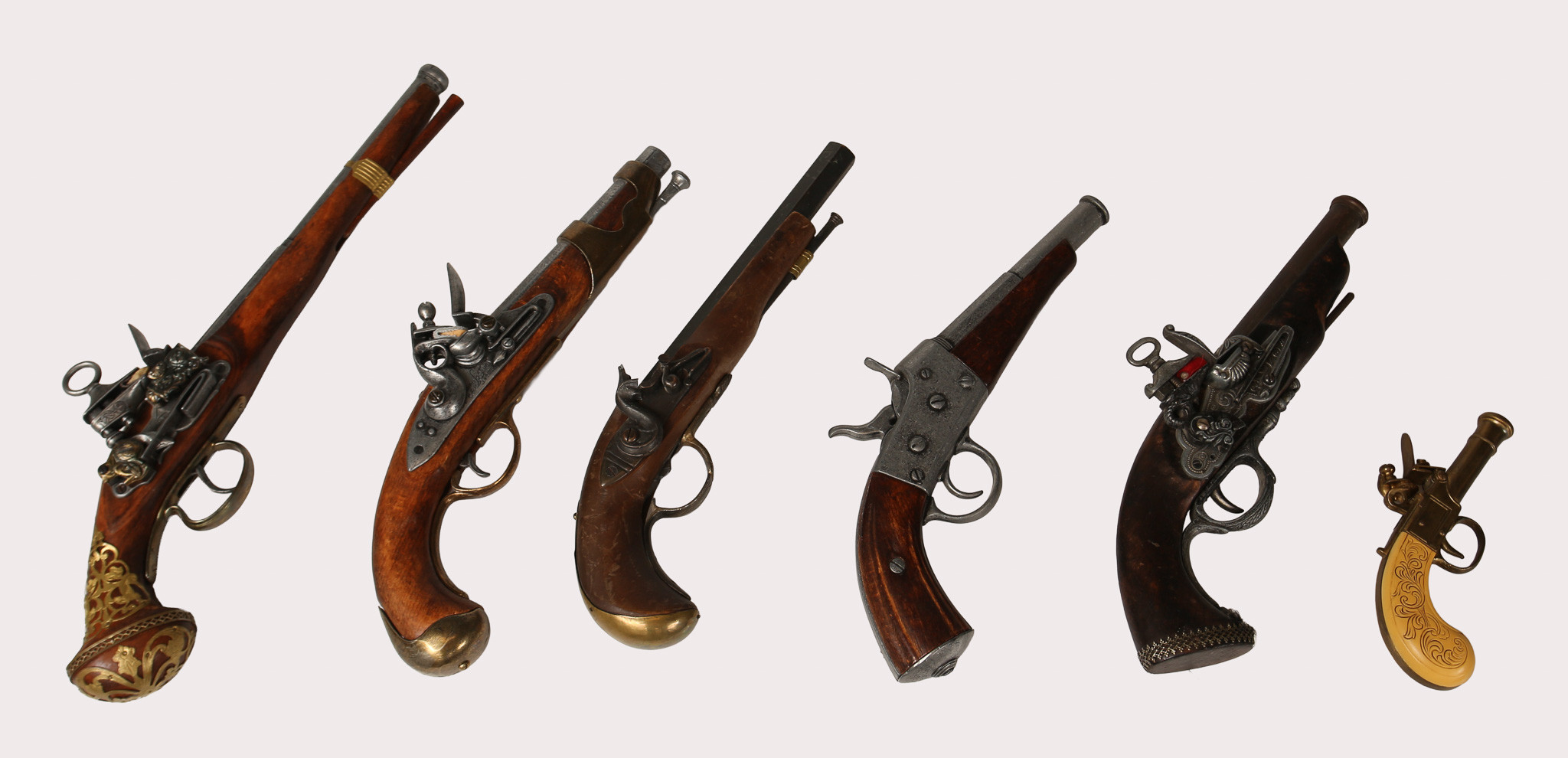 DIVERSE HISTORISKA FLINTLÅS- & SLAGPISTOLER, replikor, 6st.