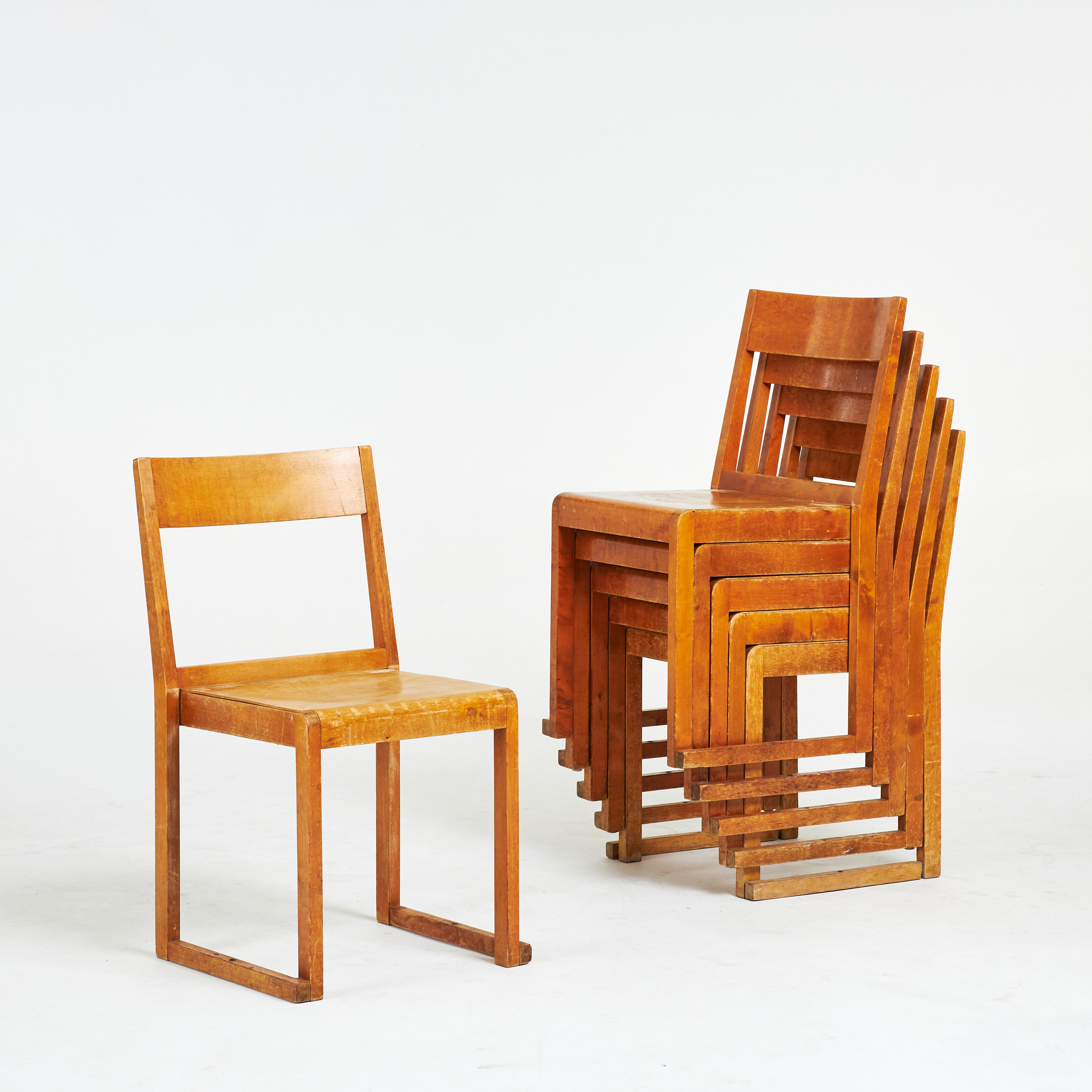 SVEN  MARKELIUS. 6 st, "Orkesterstolen", Svenska Möbelfabrikerna Bodafors, skiktlimmad formpressad björk, stämpelmärkta SMF.