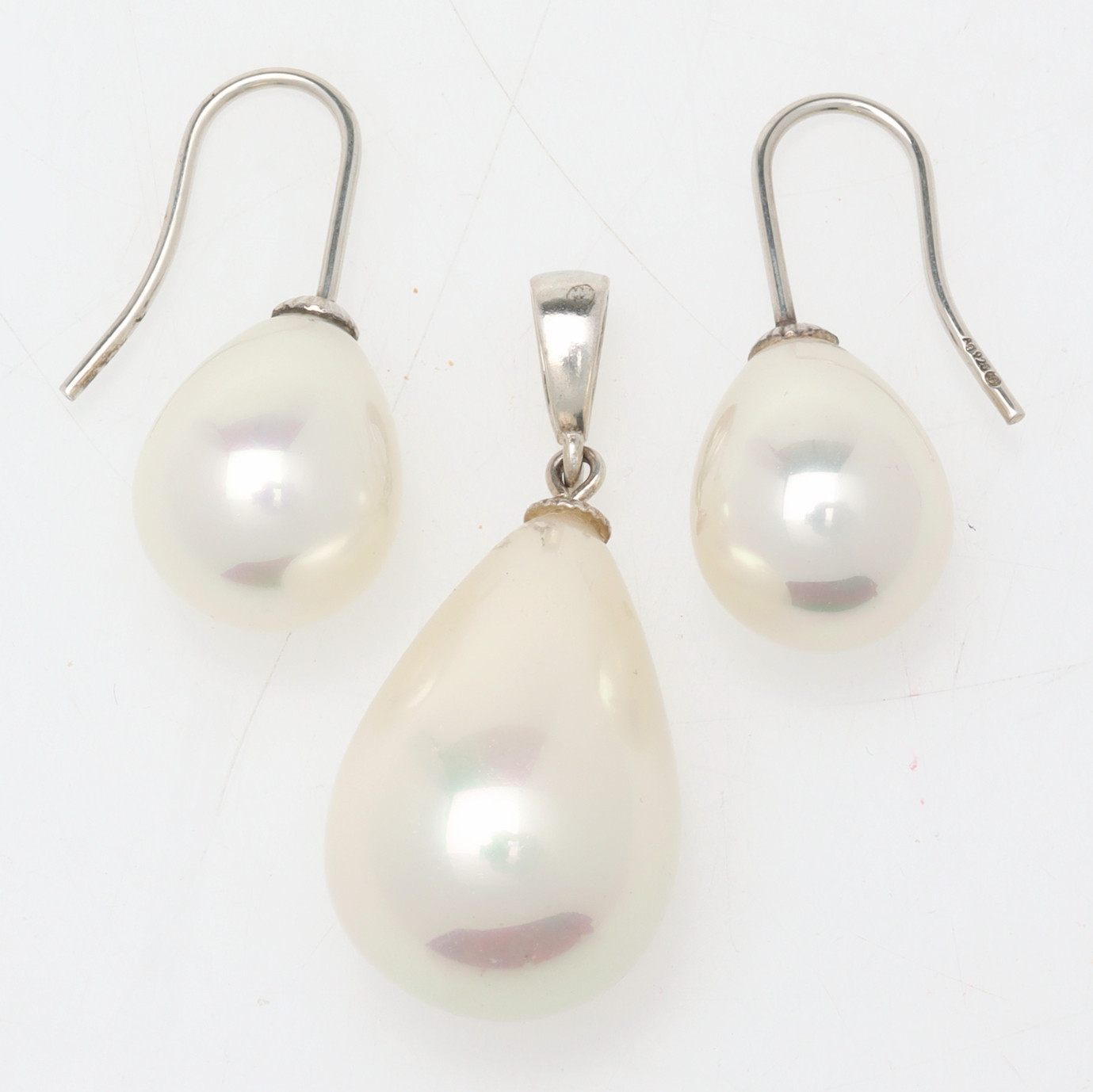 HÄNGE & ÖRHÄNGEN, sterlingsilver & majoricapärlor.
