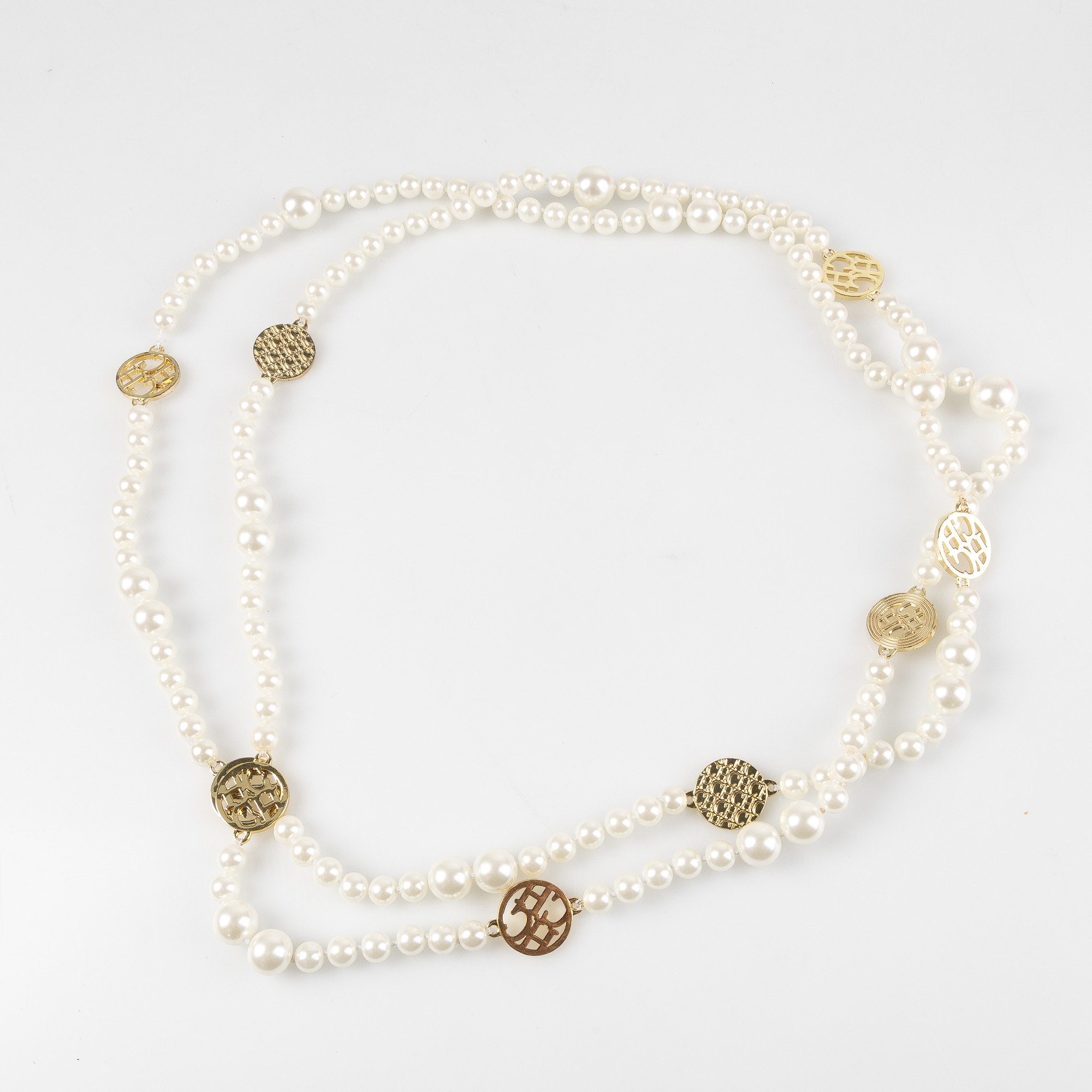 CAROLINA HERRERA, Collier.