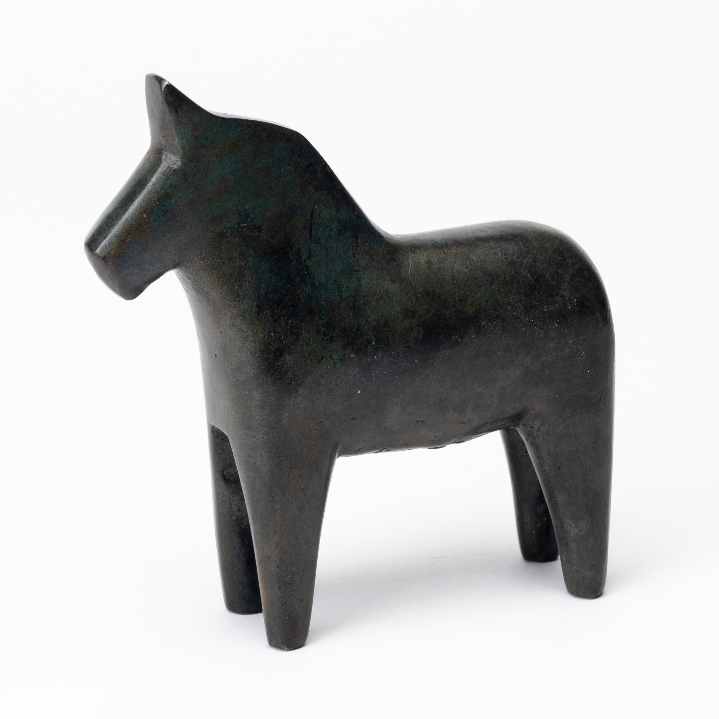 ANDREAS WARGENBRANT. Skulptur, "Dalahäst", grönpatinerad brons, gjutarsignatur samt gjutarstämpel.