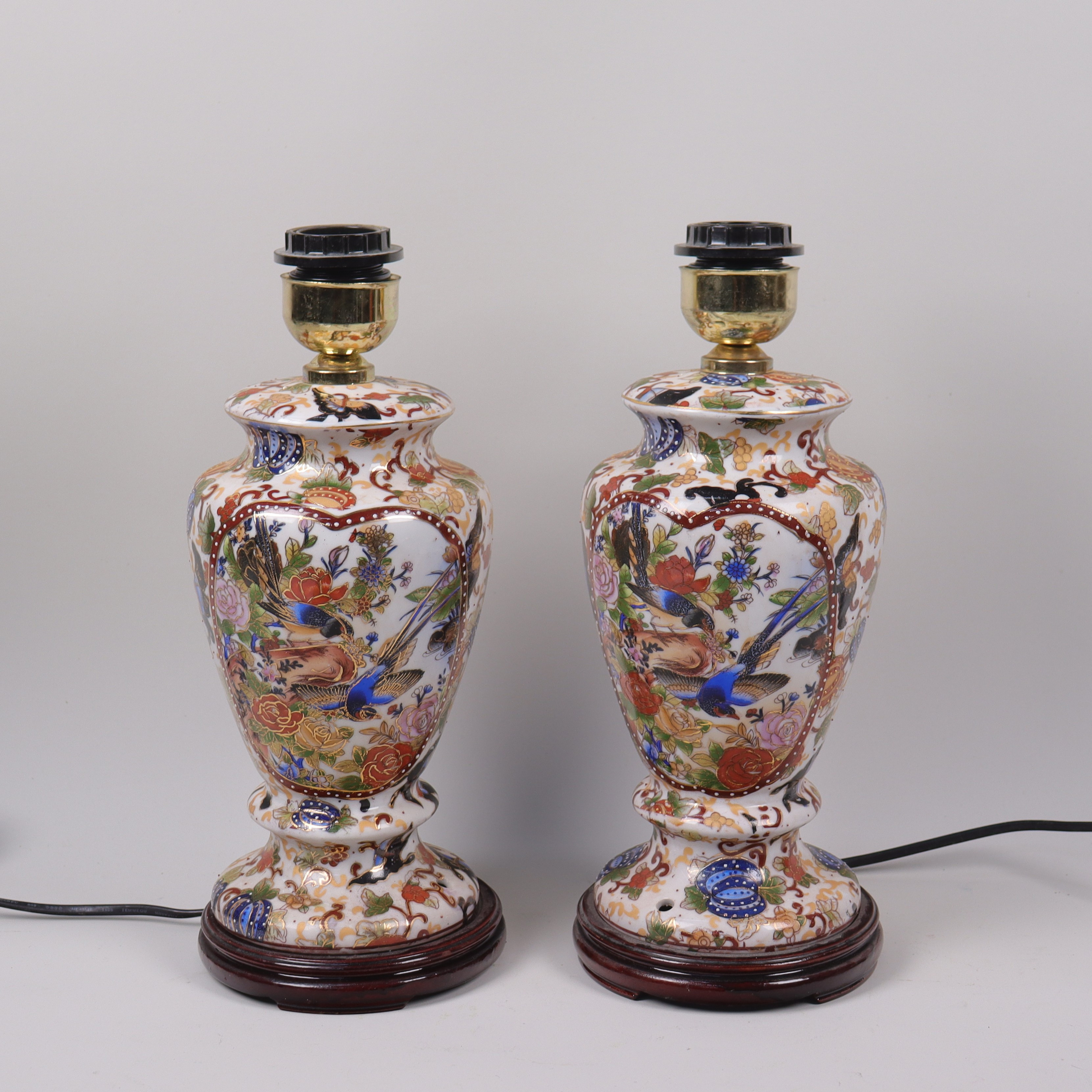 BORDSLAMPOR, Japan, porslin, 1900-tal, 1 par.