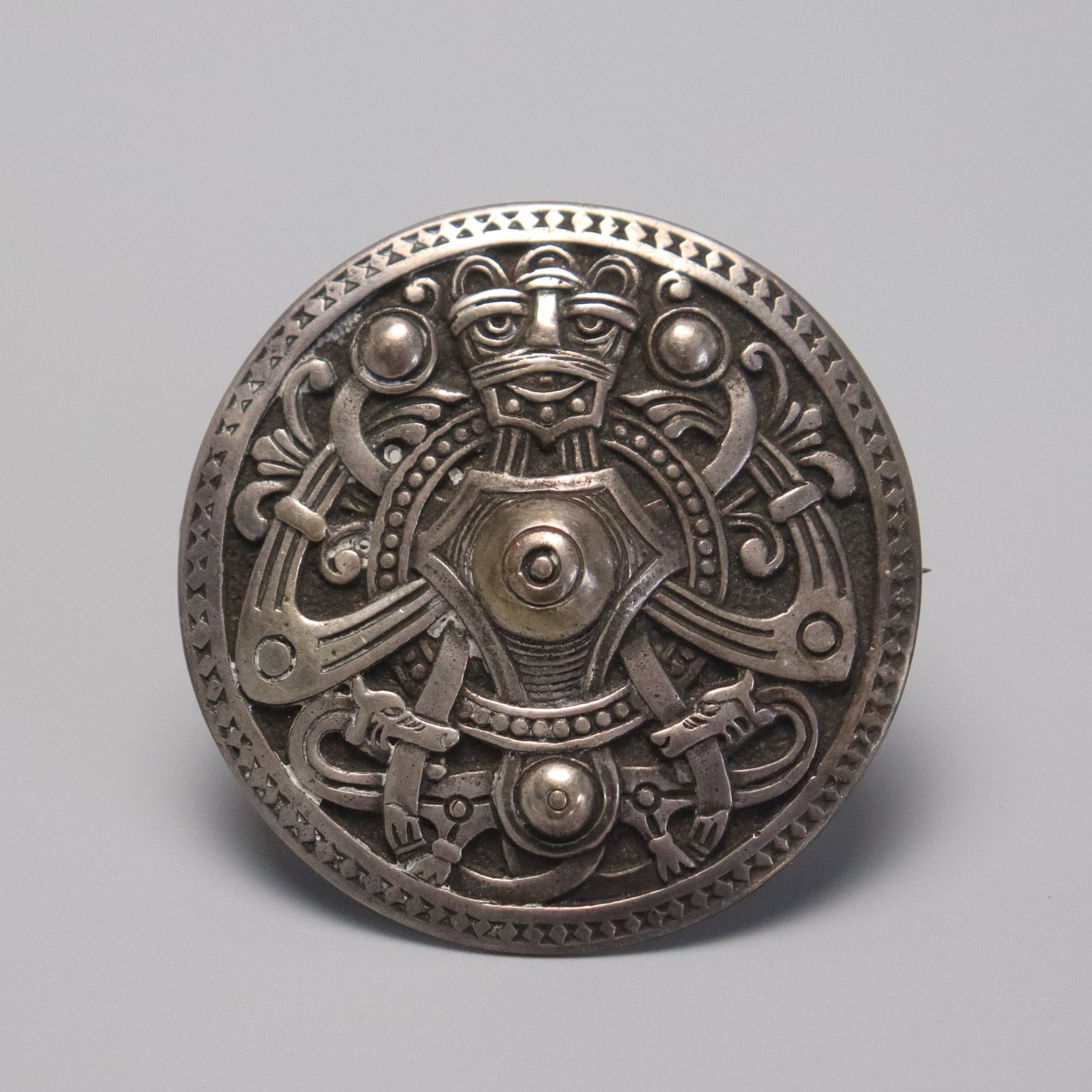 BROSCH, silver, vikingadekor, 1900-tal.