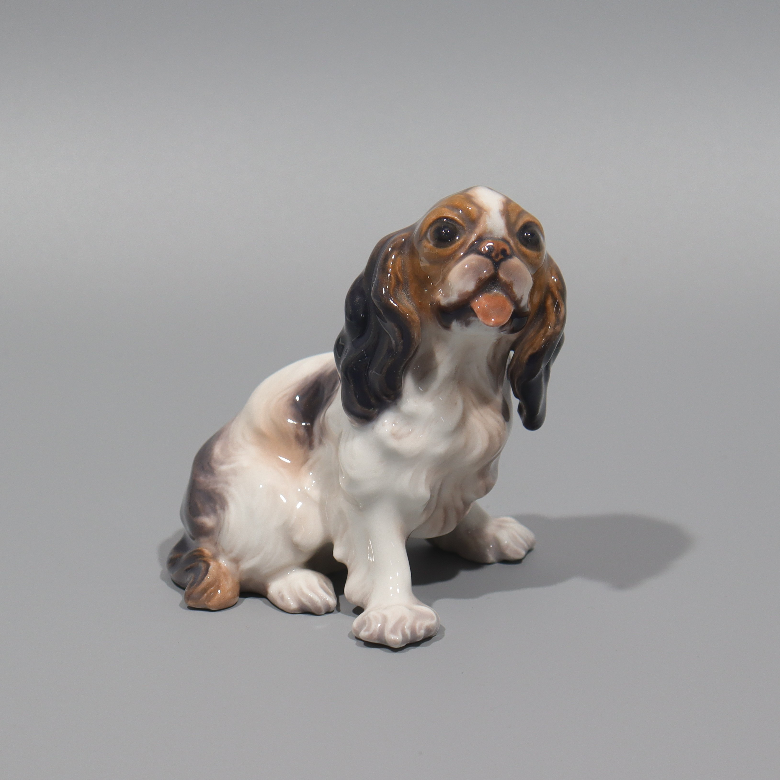 DAHL JENSEN. Danmark, figurin #1133, hund, Pekines.
