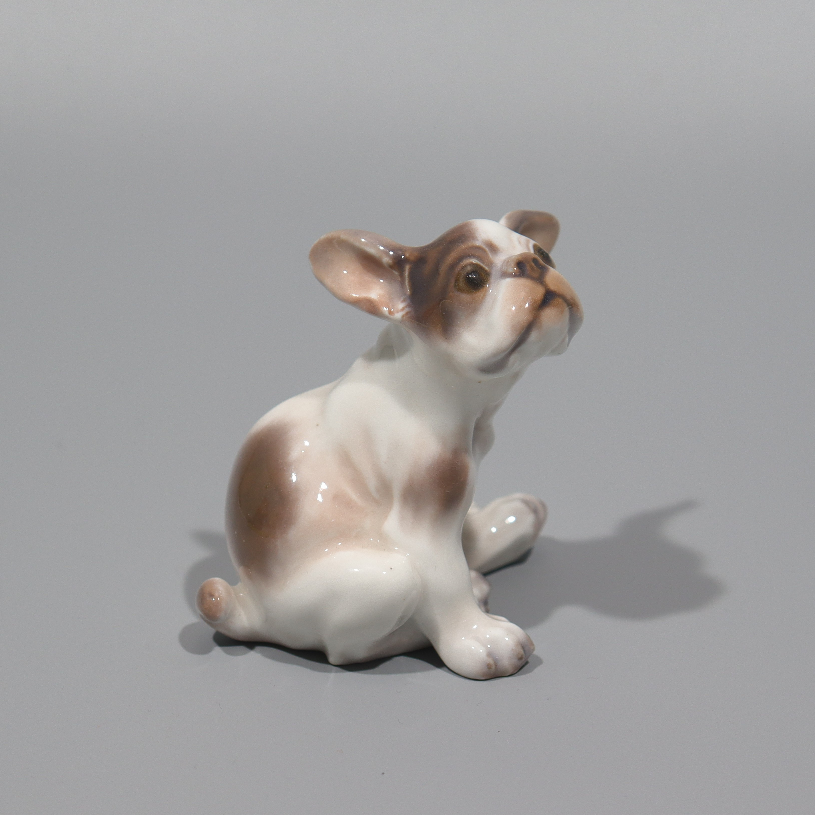 DAHL JENSEN. Danmark, figurin #1098, hund, Fransk Bulldog.