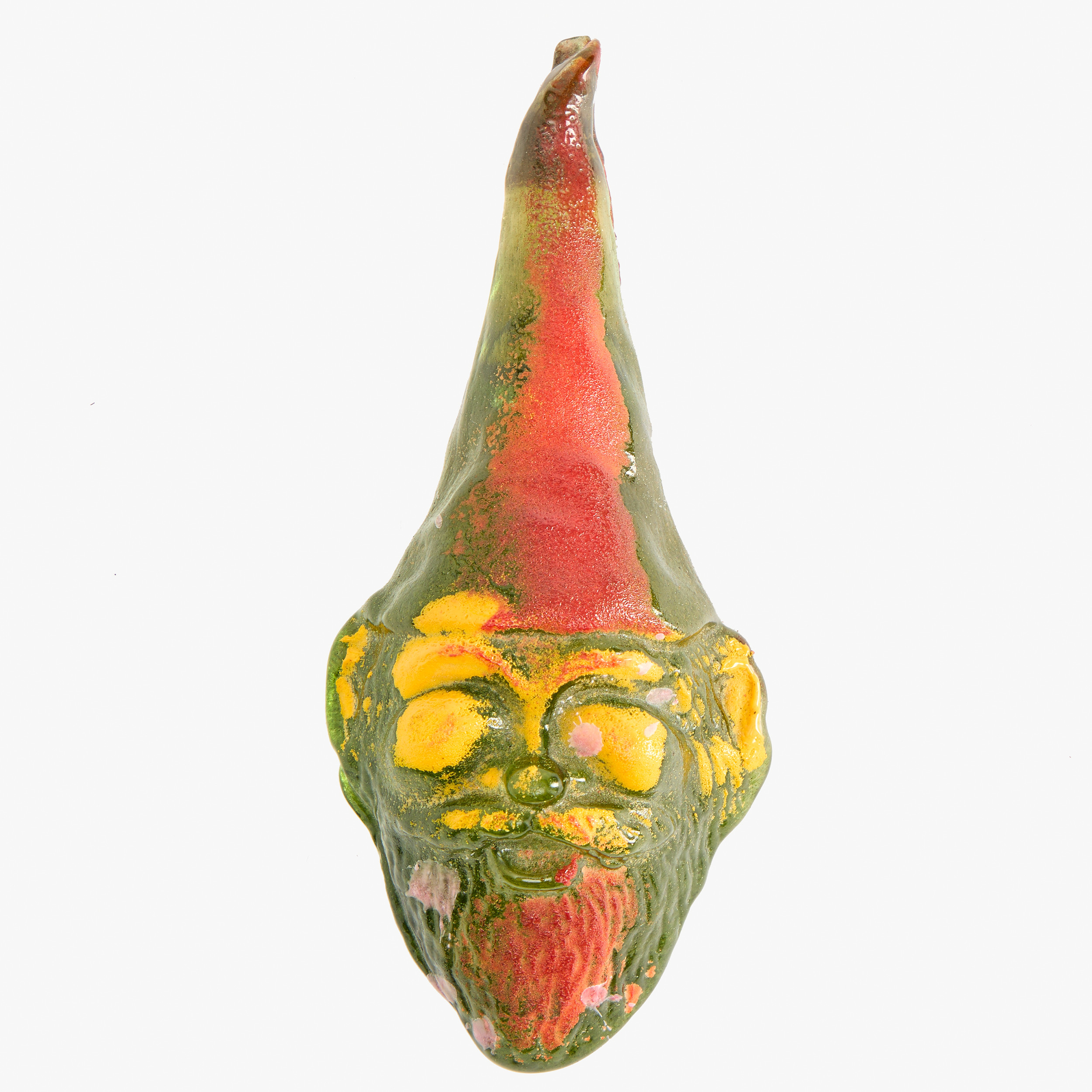 KJELL ENGMAN. Väggfigurin i glas, tomte, signerad "KOSTA BODA K ENGMAN" samt med otydligt nummer.