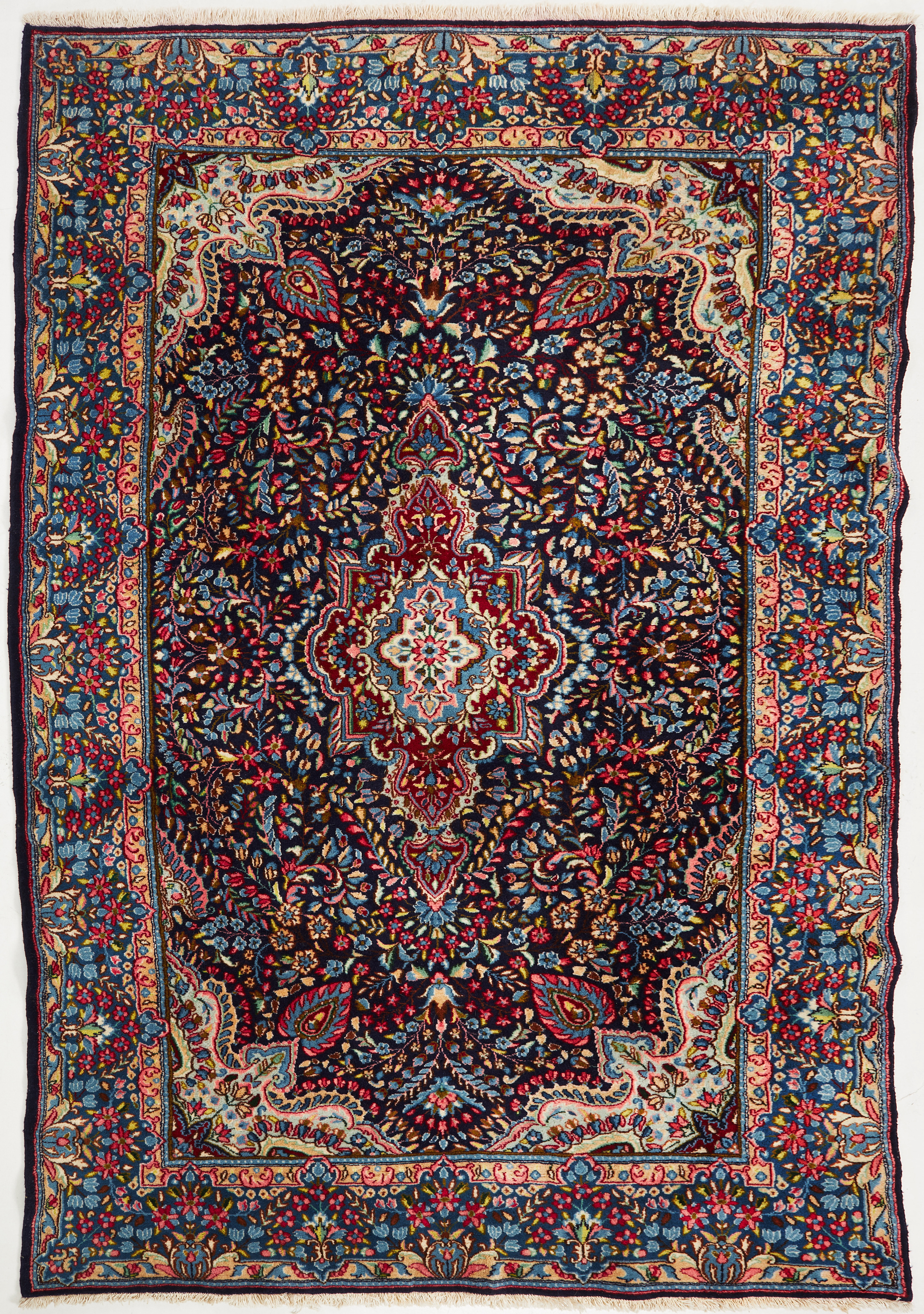 ORIENTMATTA. Kirman, Persien, ull på bomulssvarp, ca 315x205 cm.