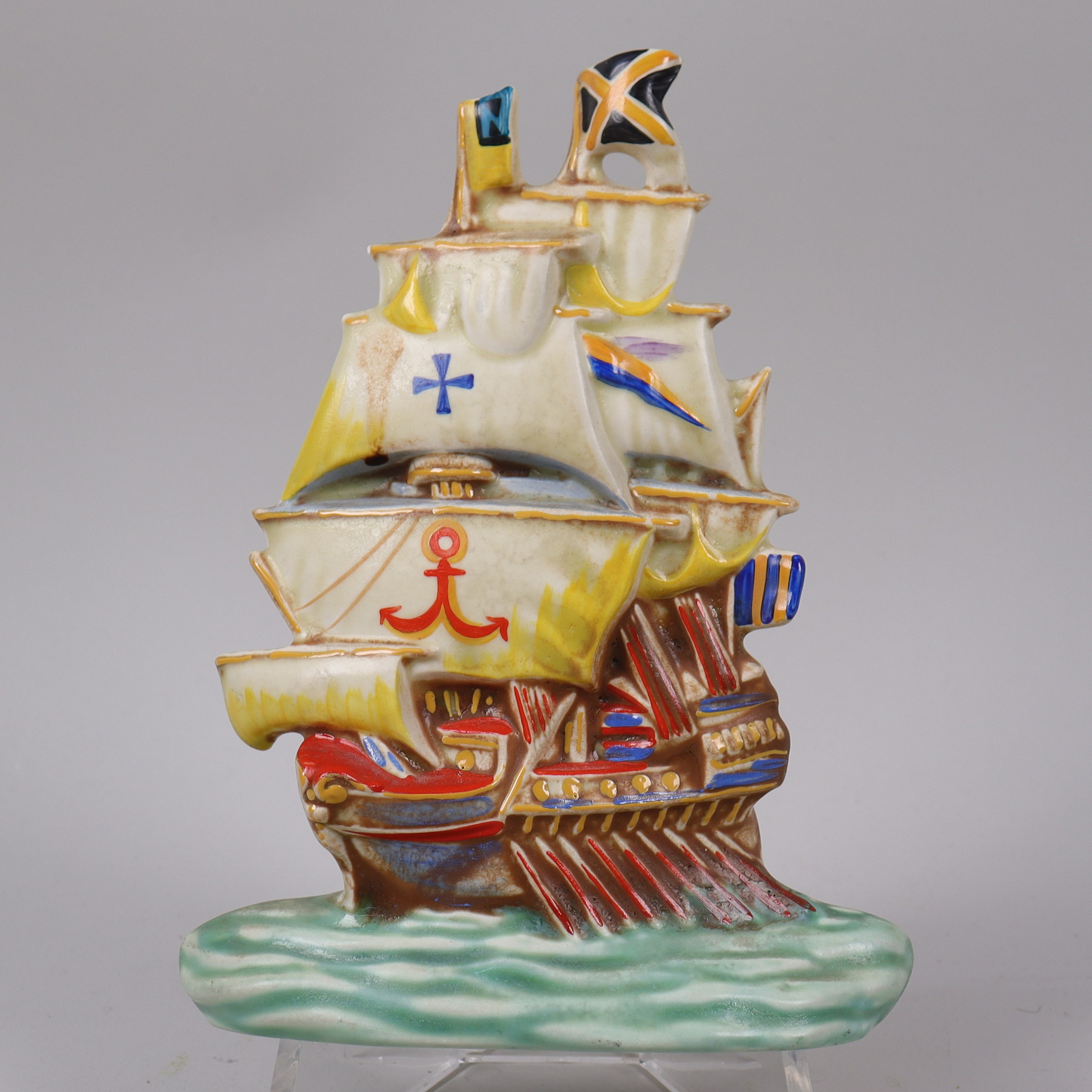 VÄGGRELIEF, segelskepp, porslin, 1940/50-tal.