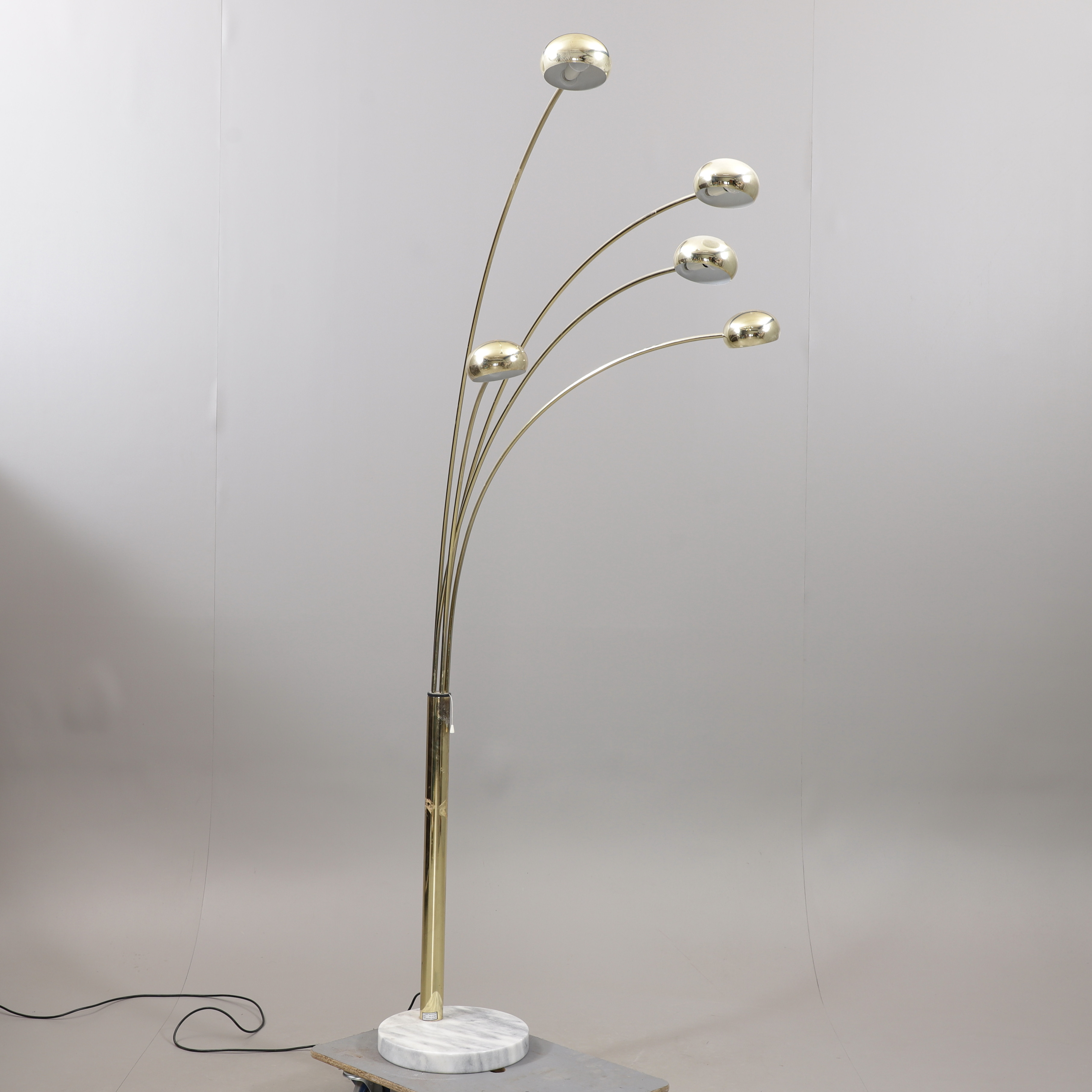 GOLVLAMPA, metall/marmor, Ateljé Lyktan, 1980-tal.