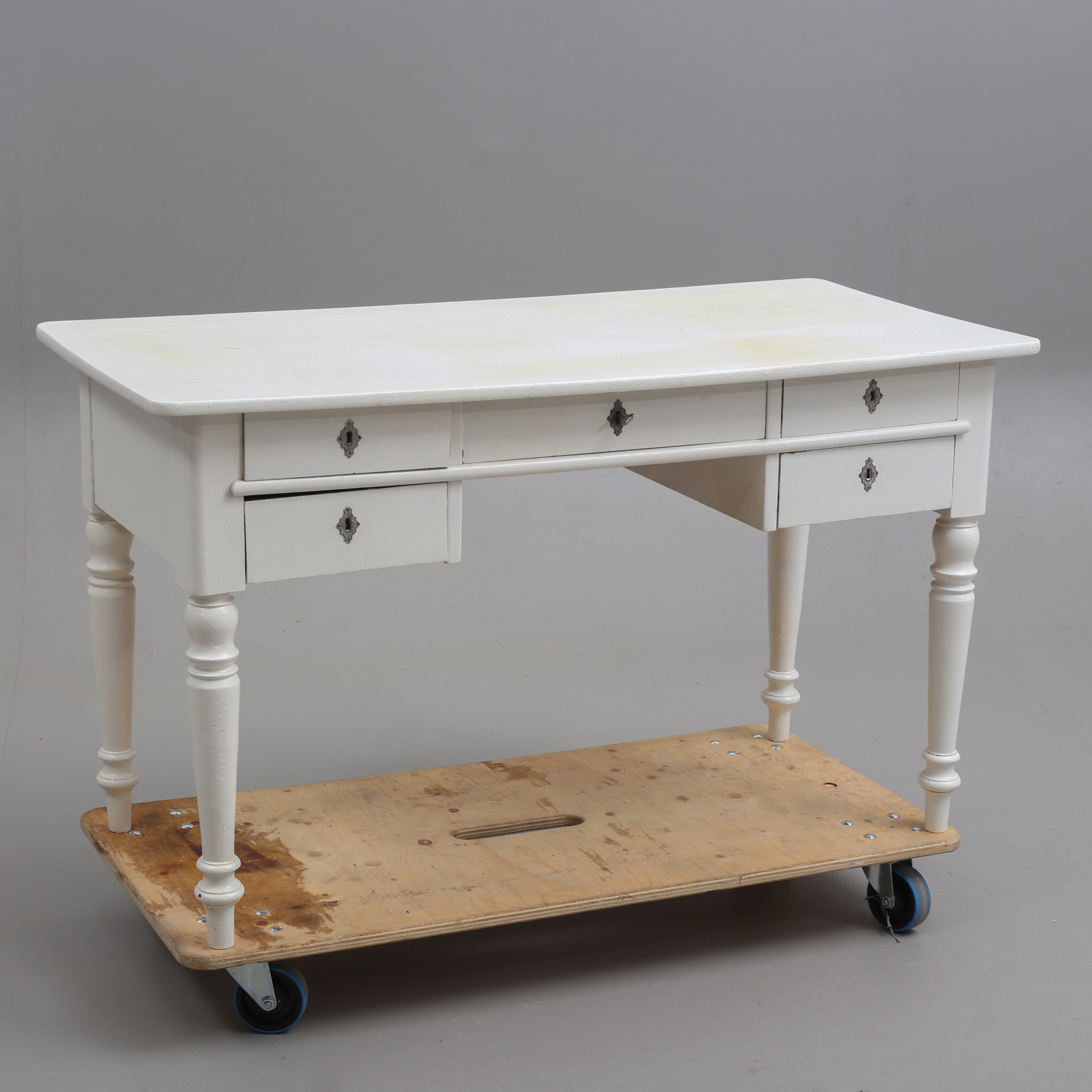 SKRIVBORD, nyrenässans, 1800/ 1900-tal.
