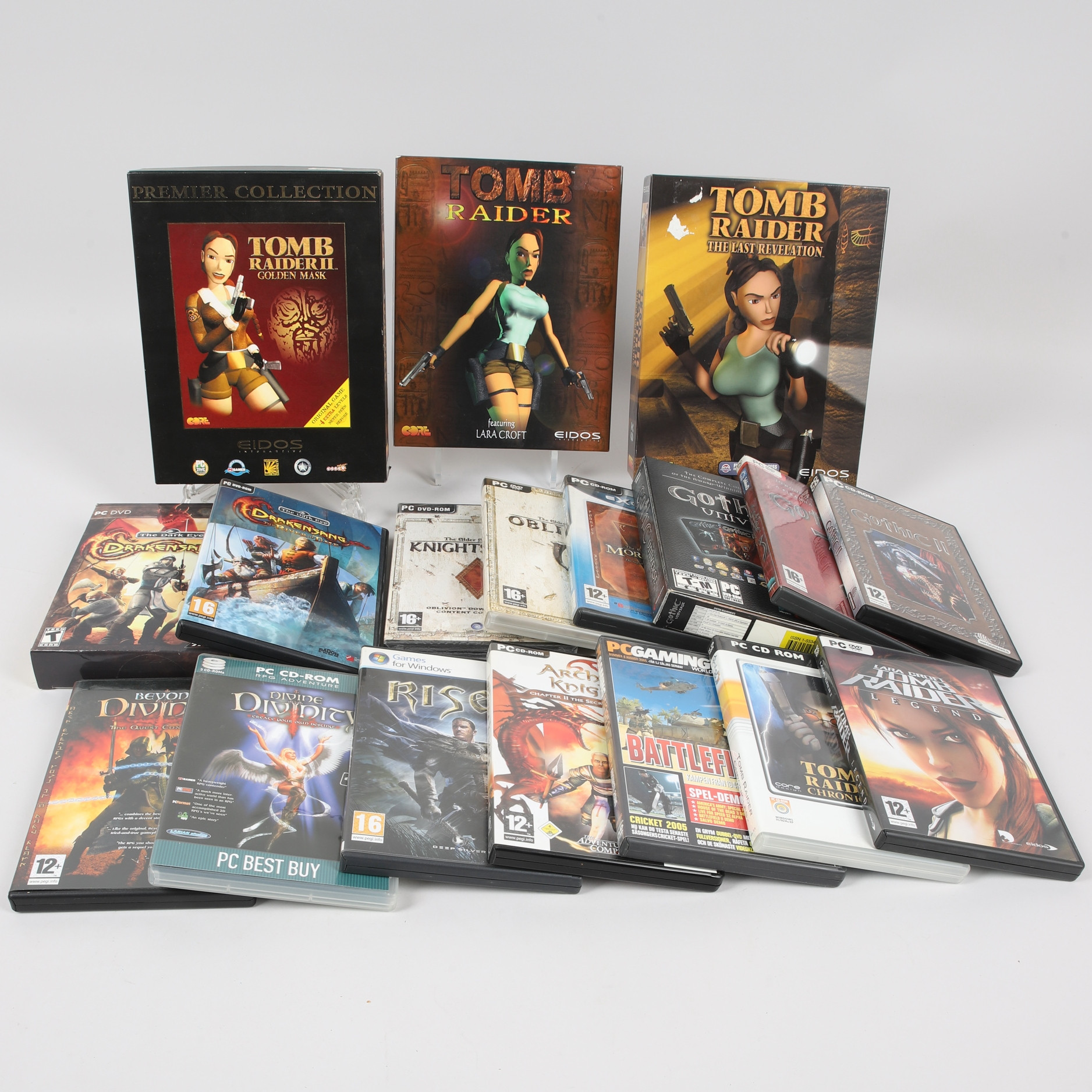 PARTI PC-SPEL, 18 st, bl.a. Tomb raider, Gothic, Risen, 1996-2009.