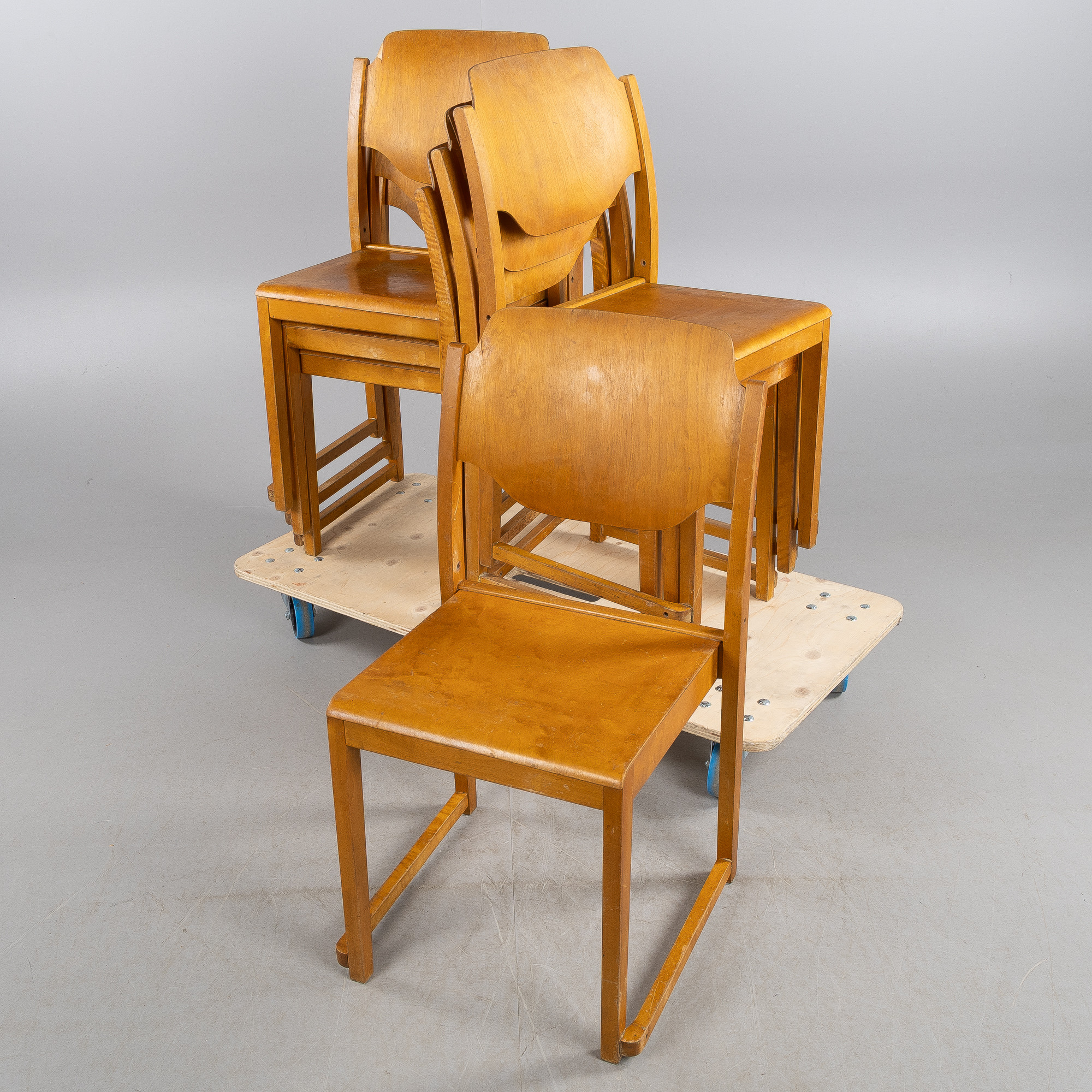 SVEN MARKELIUS. Orkesterstolen, 7 stycken, formgivna 1930.