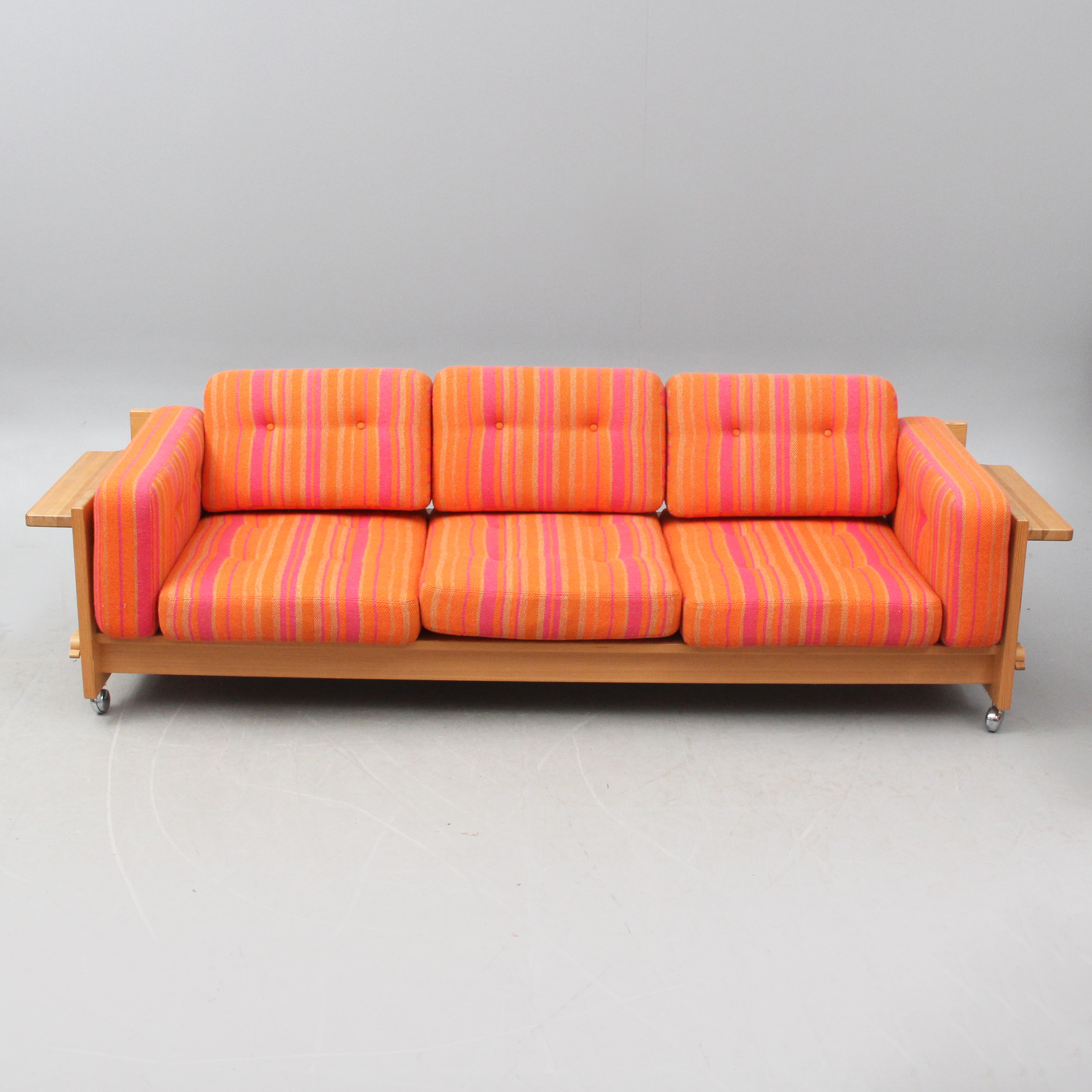 YNGVE EKSTRÖM, SOFFA, furu/textilkuddar, Kontrapunkt, 1970-tal.