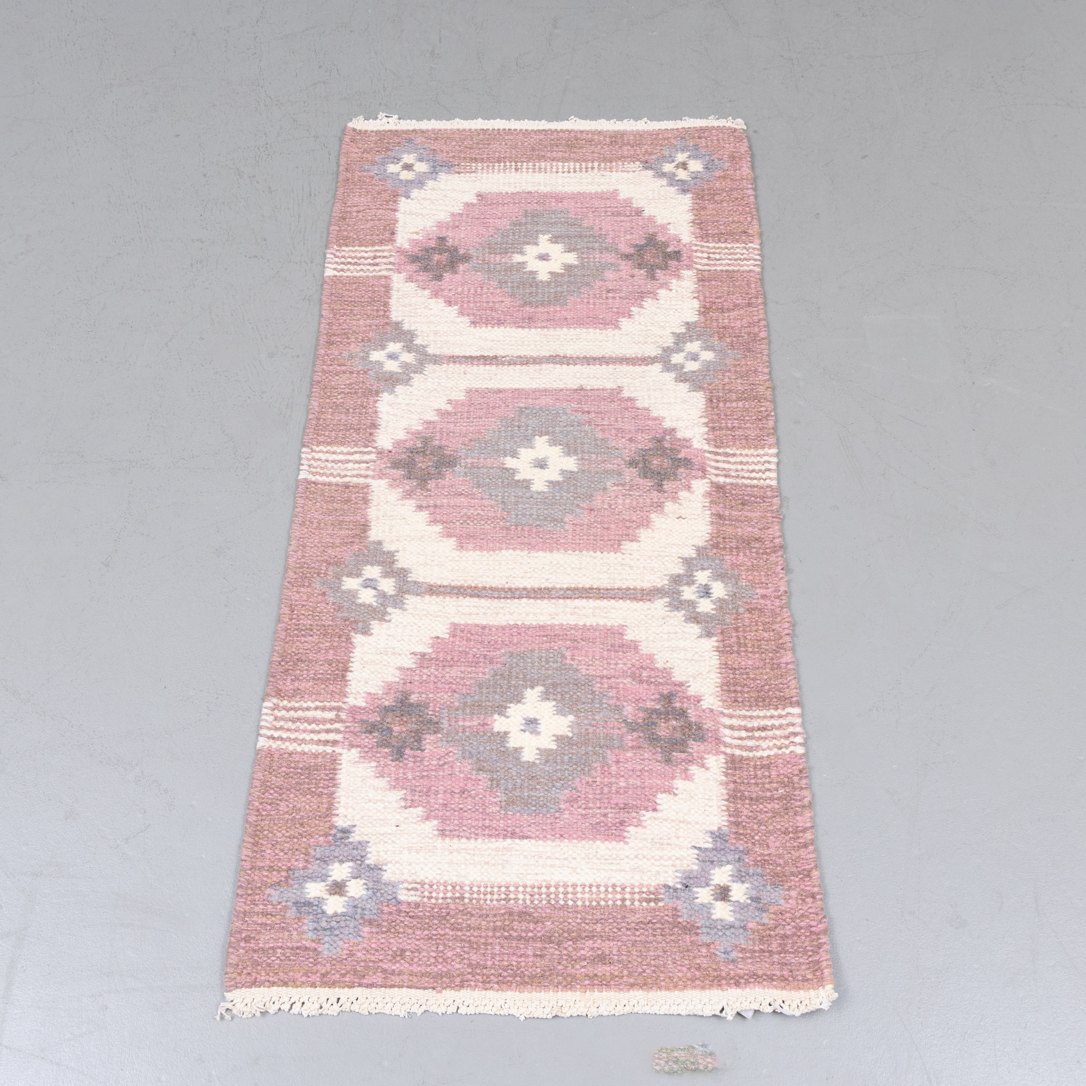 GALLERIMATTA, rölakan, 125x60 cm.
