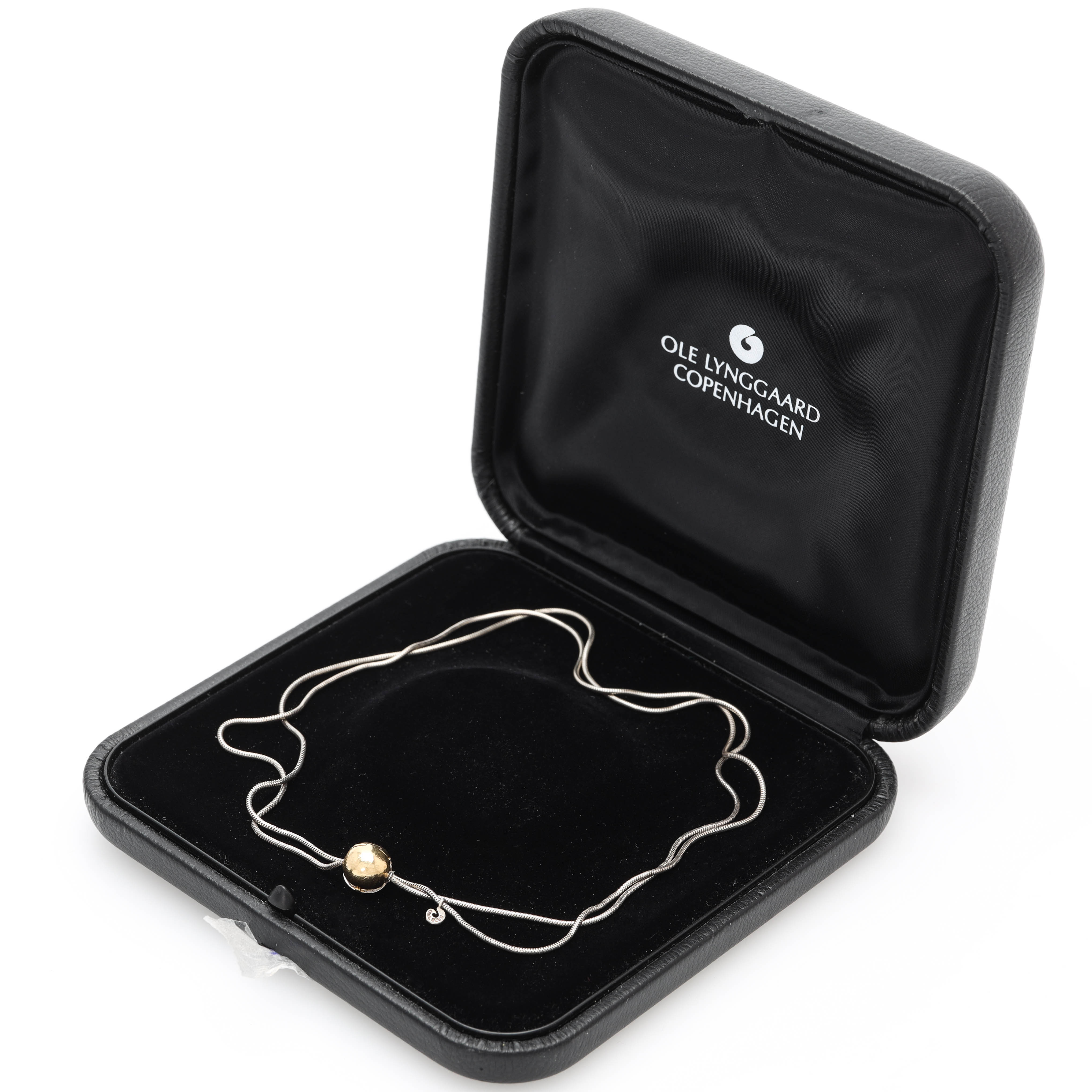 OLE LYNGGAARD. Collier, 14 k tvåfärgat guld samt sterlingsilver, etui, Danmark.